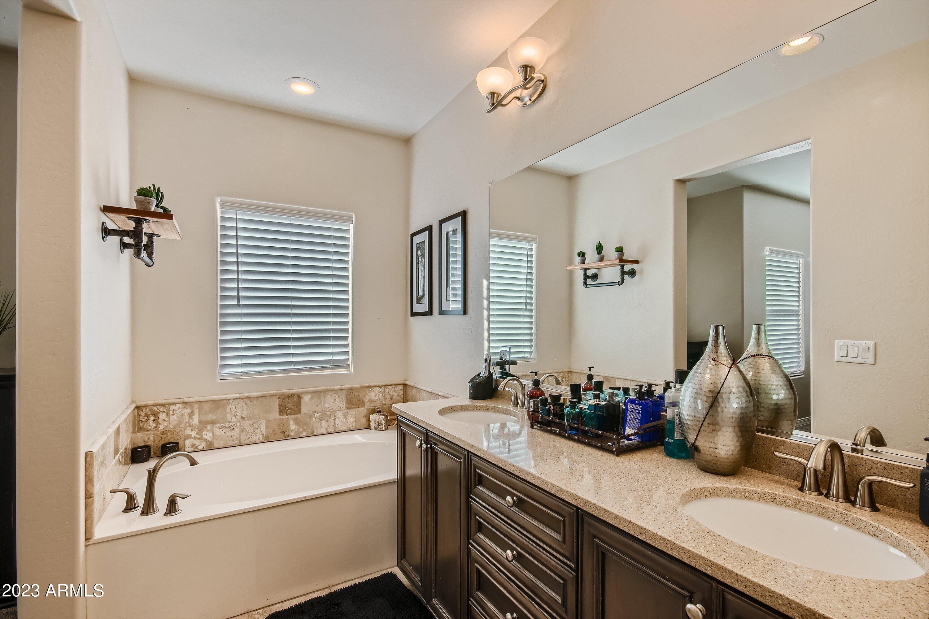 5550 N 16TH Street Unit: 113