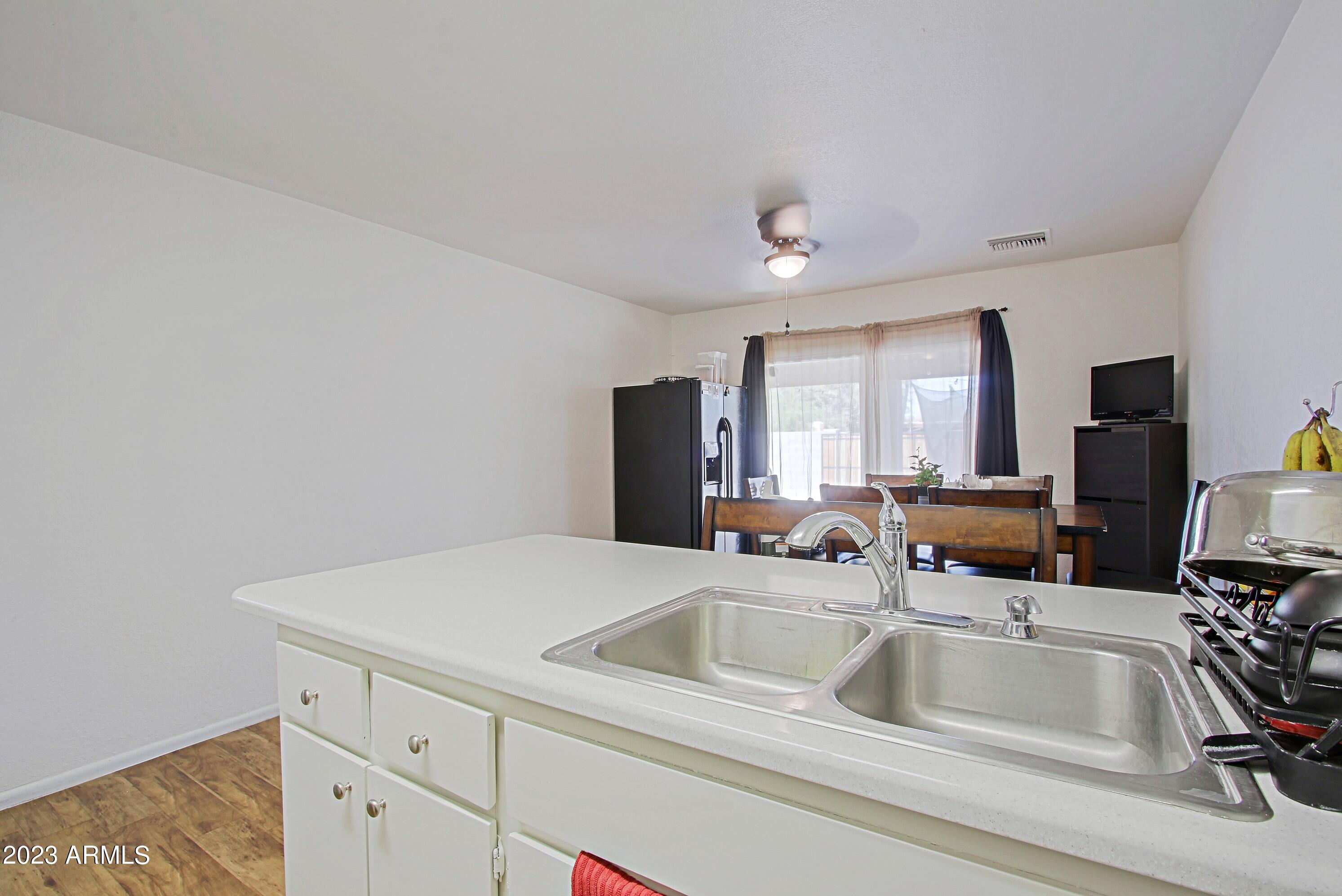 1734 W FREMONT Road