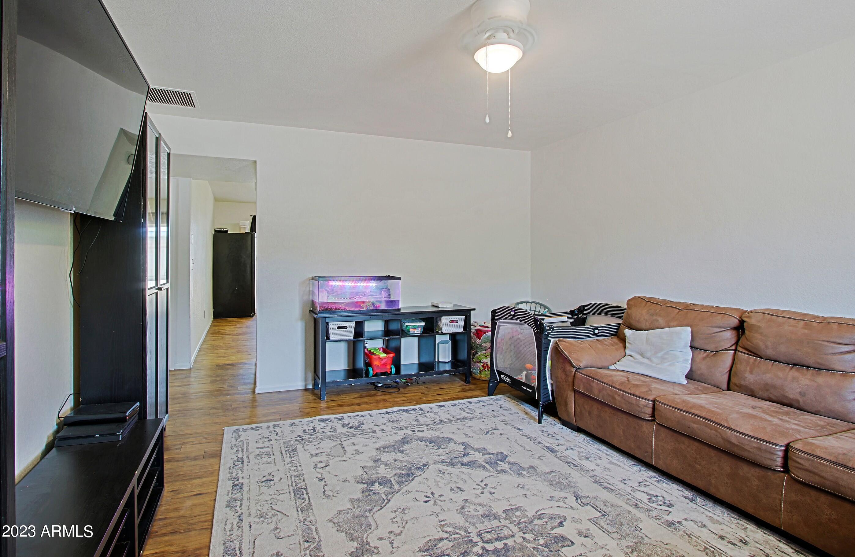 1734 W FREMONT Road