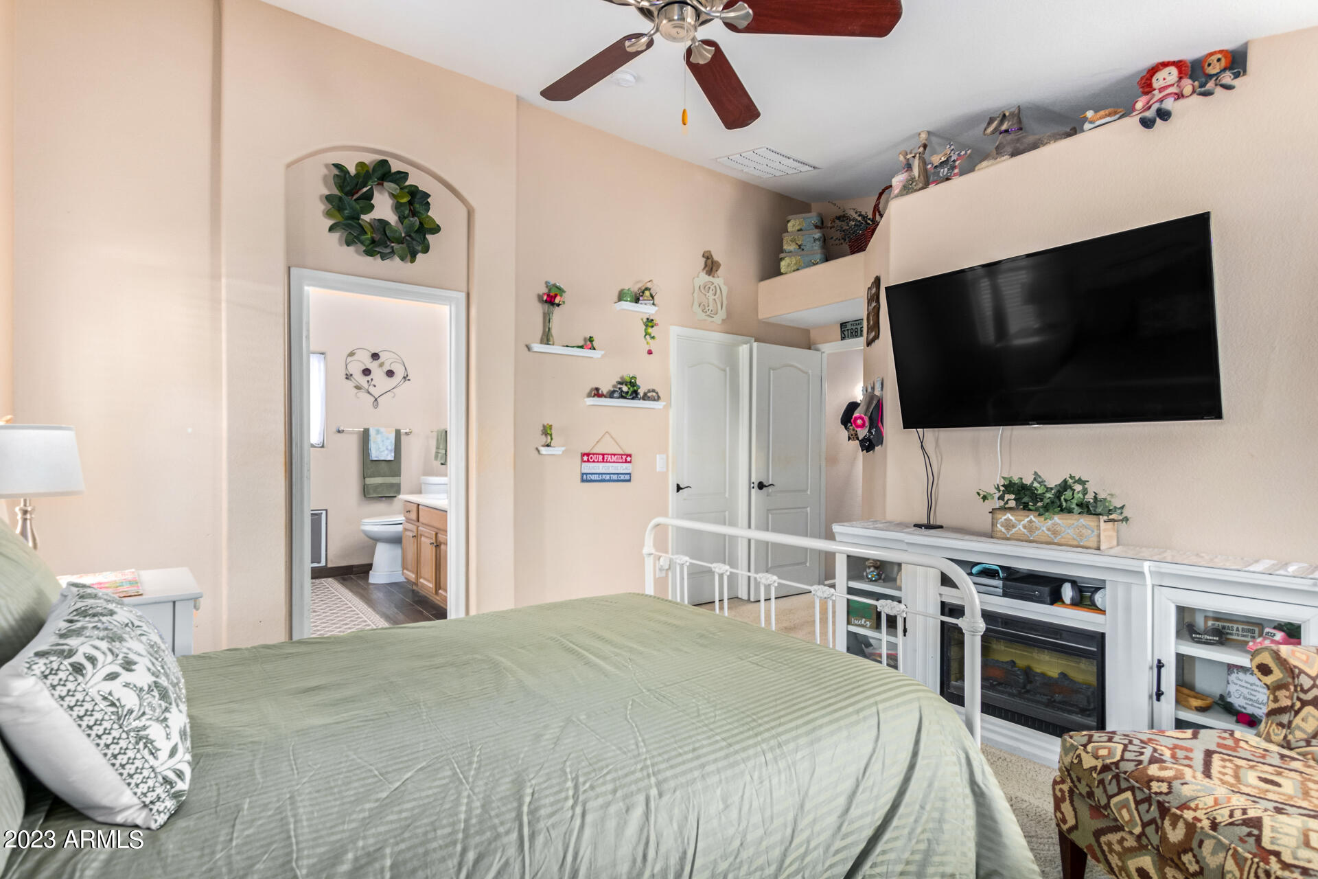 2432 W SILVER SAGE Lane