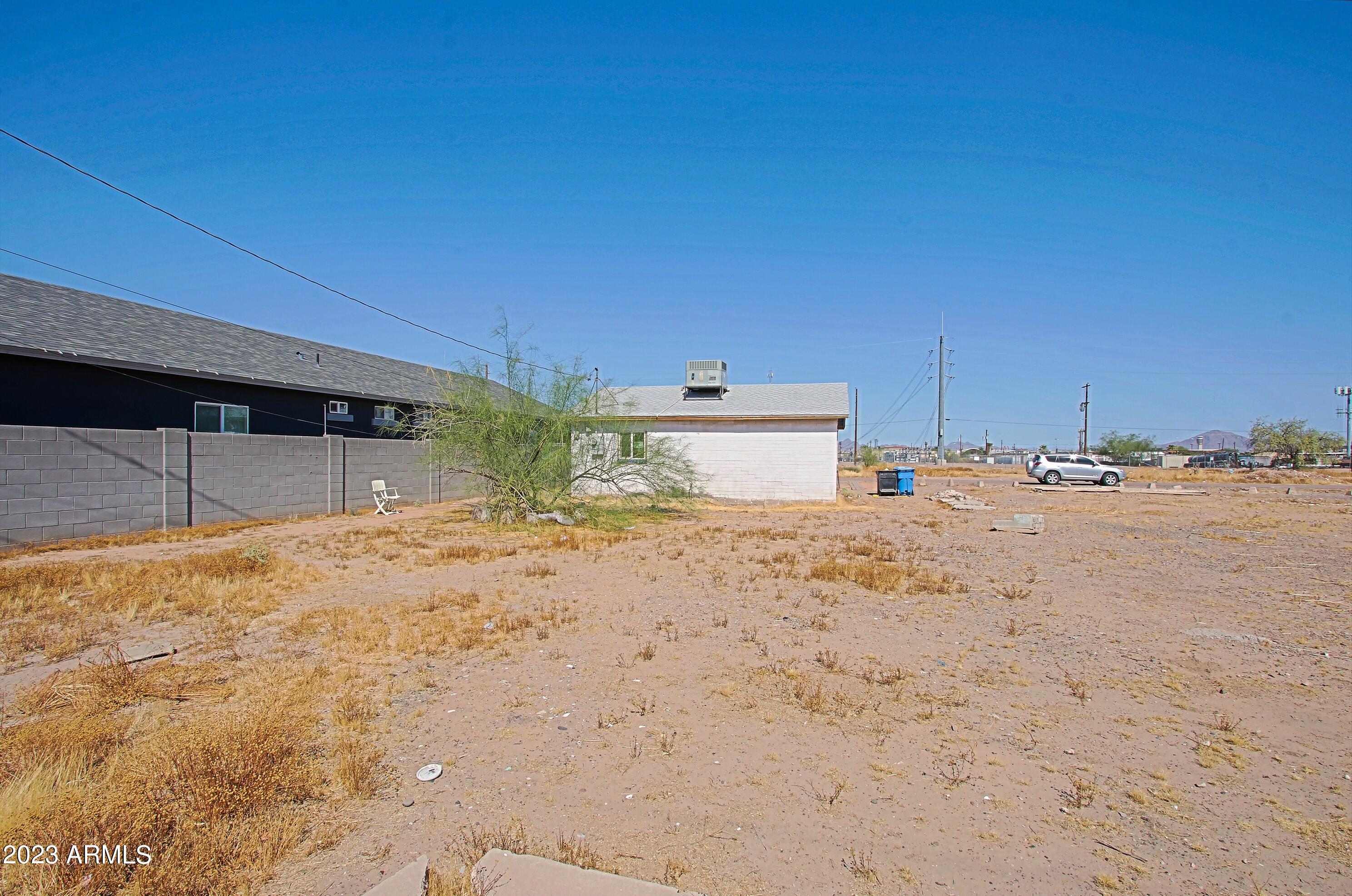 2819 E PUEBLO Avenue