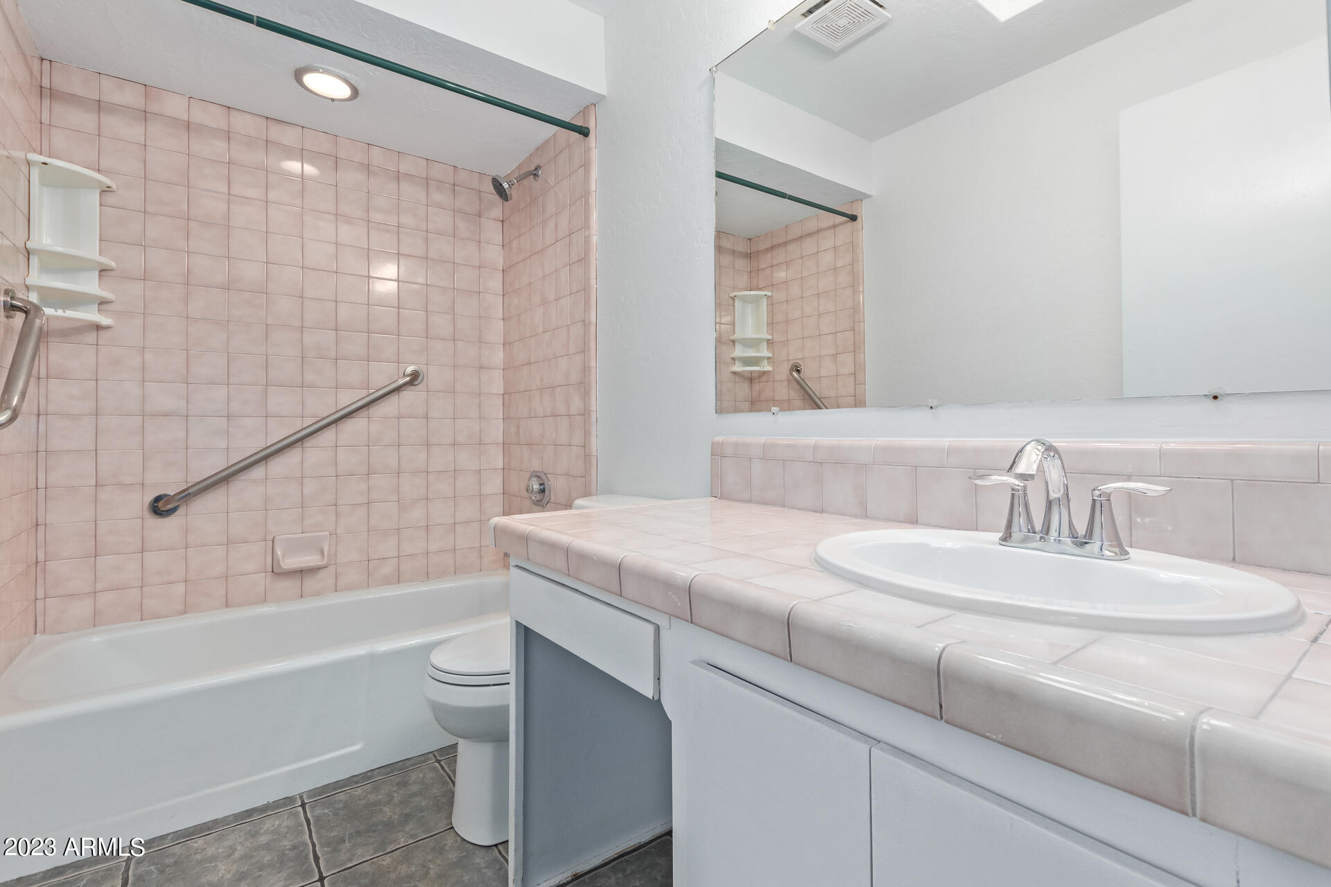 110 W MISSOURI Avenue Unit: 11