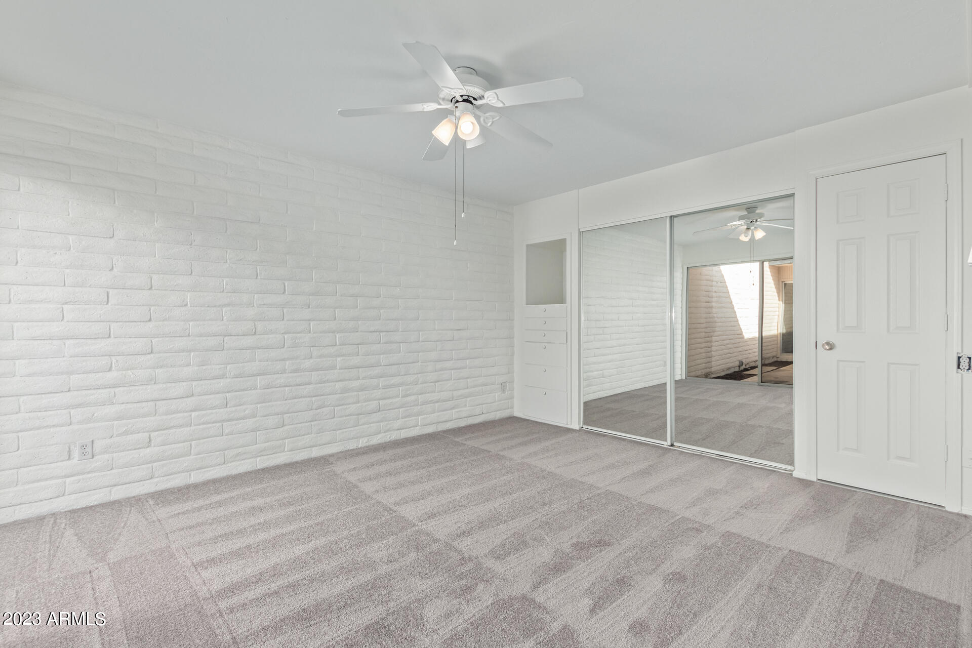 110 W MISSOURI Avenue Unit: 11