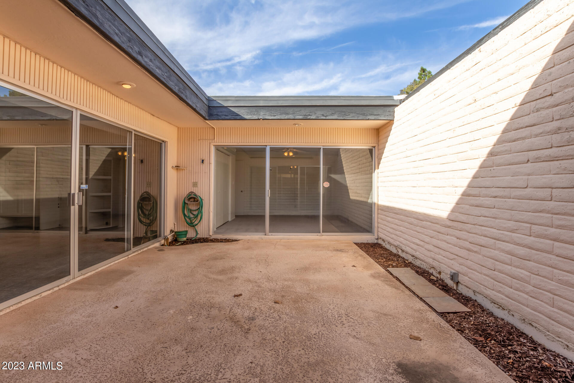 110 W MISSOURI Avenue Unit: 11
