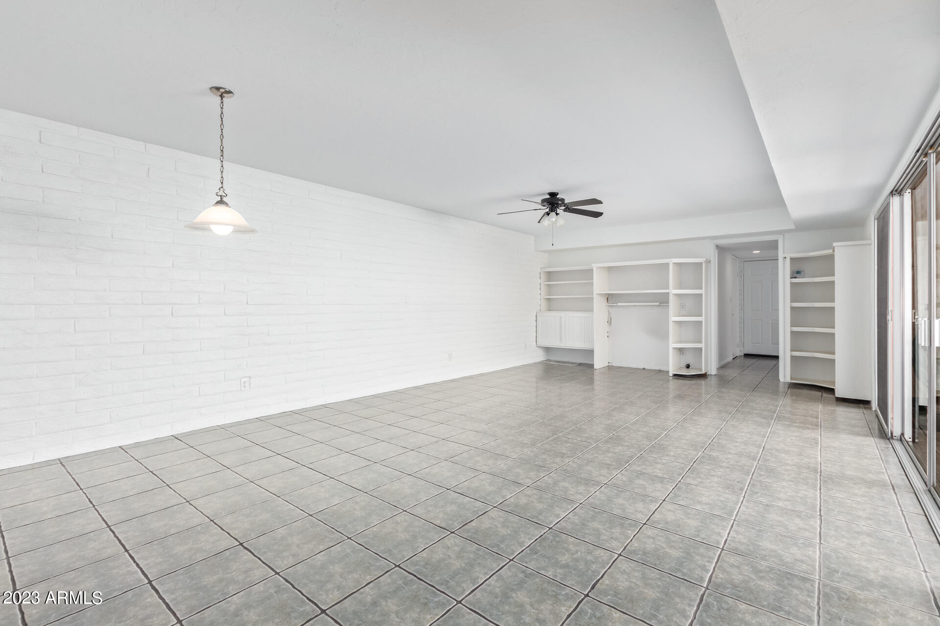 110 W MISSOURI Avenue Unit: 11