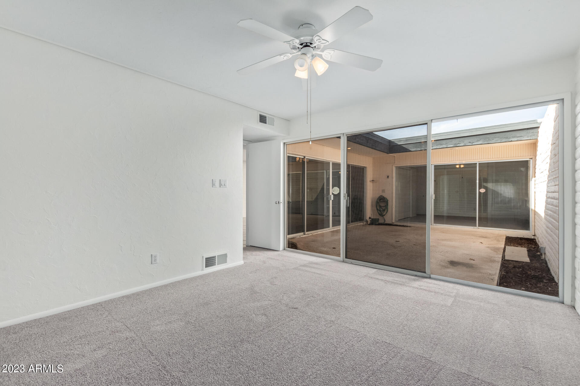 110 W MISSOURI Avenue Unit: 11