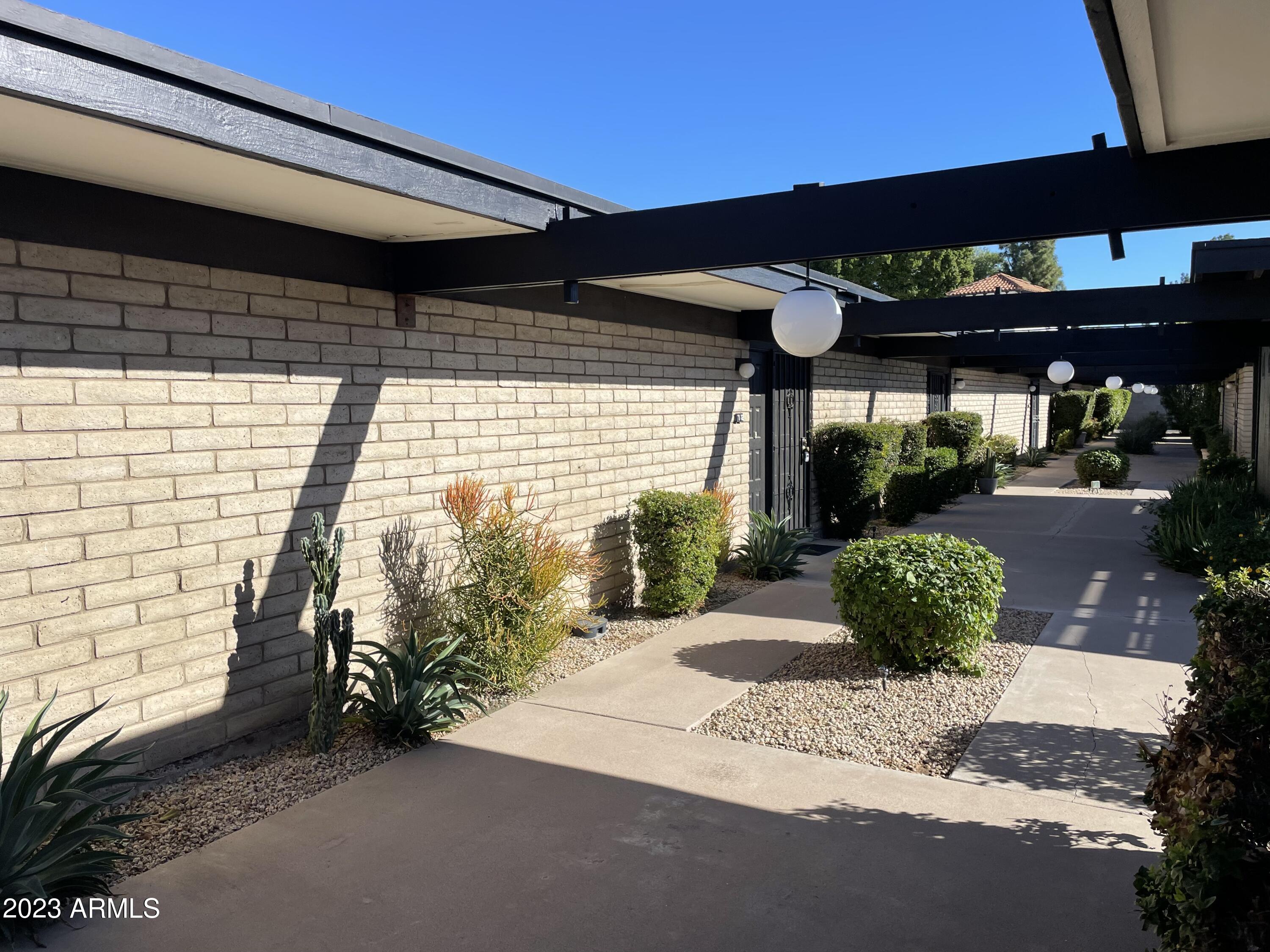 110 W MISSOURI Avenue Unit: 11