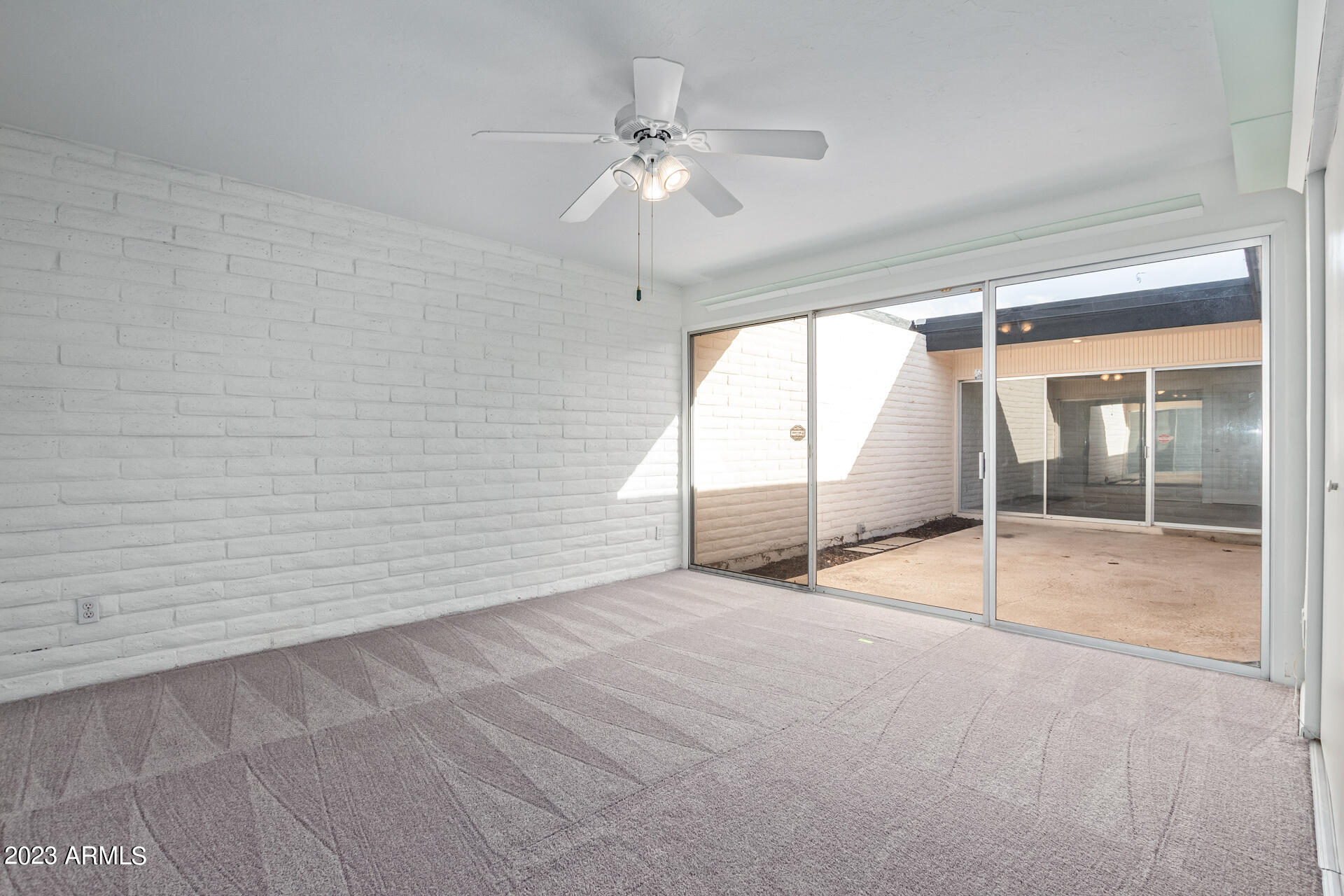 110 W MISSOURI Avenue Unit: 11