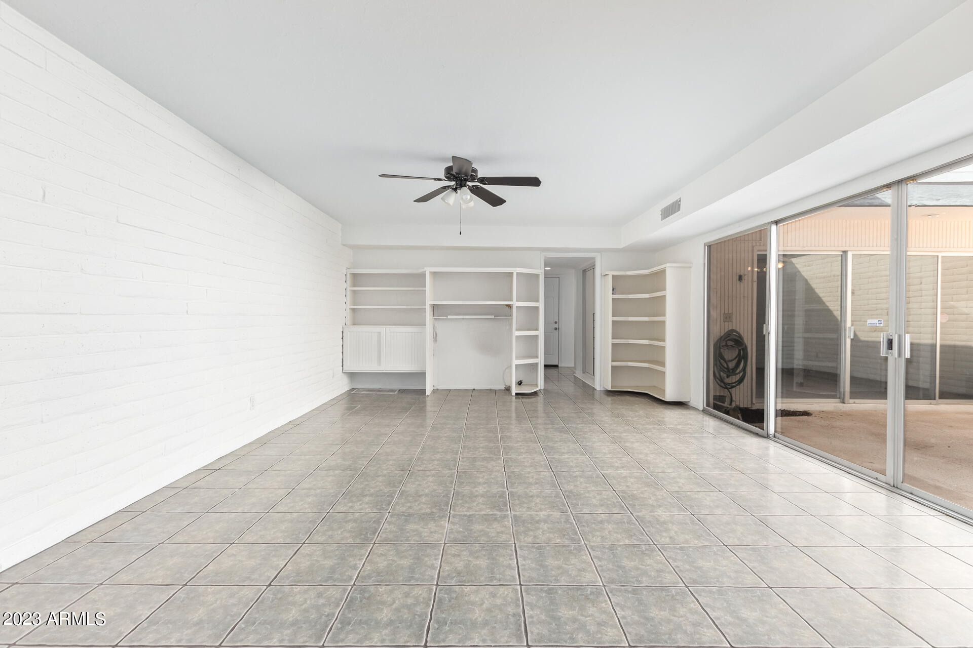 110 W MISSOURI Avenue Unit: 11