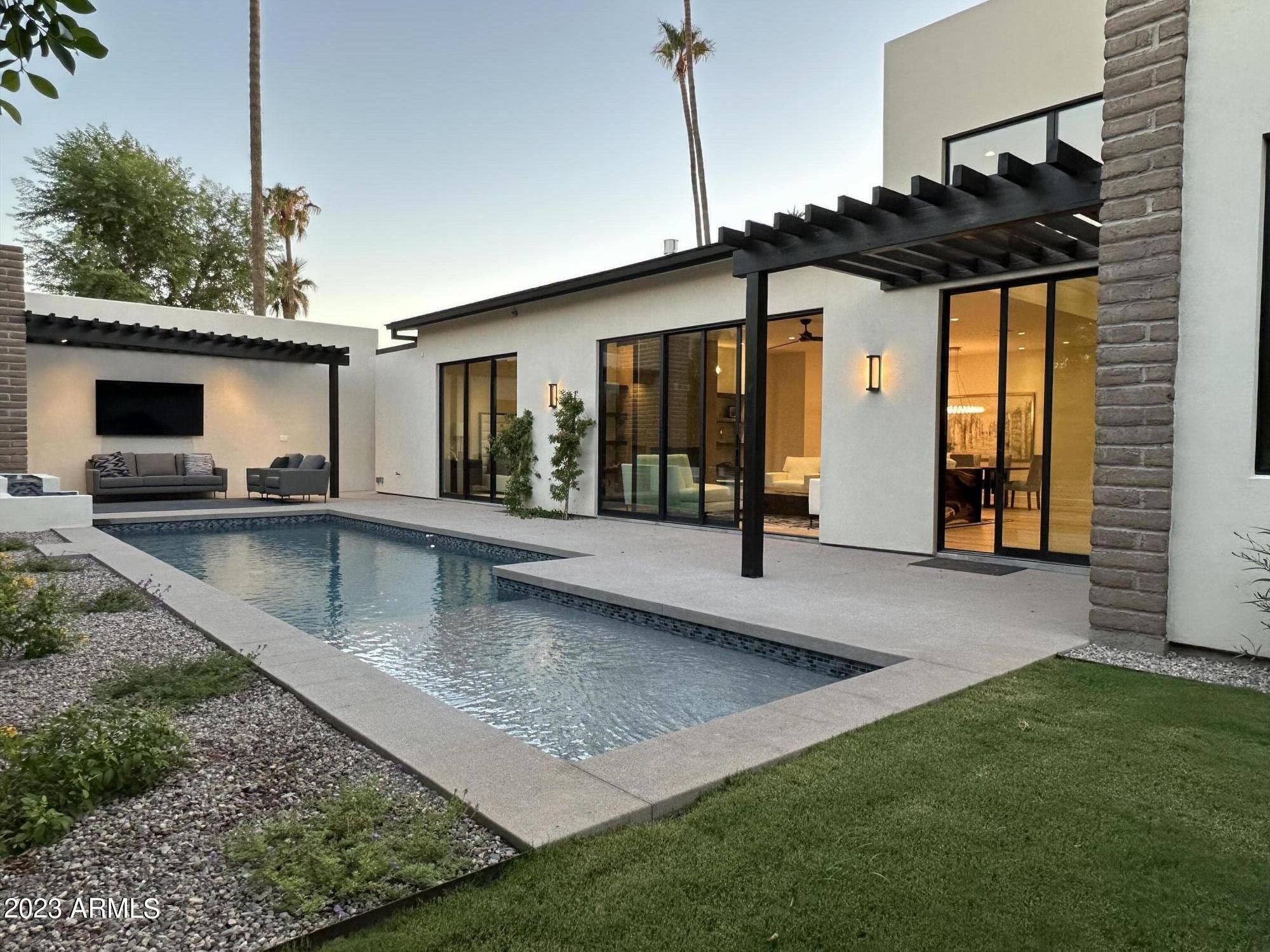 4015 N 40TH Place