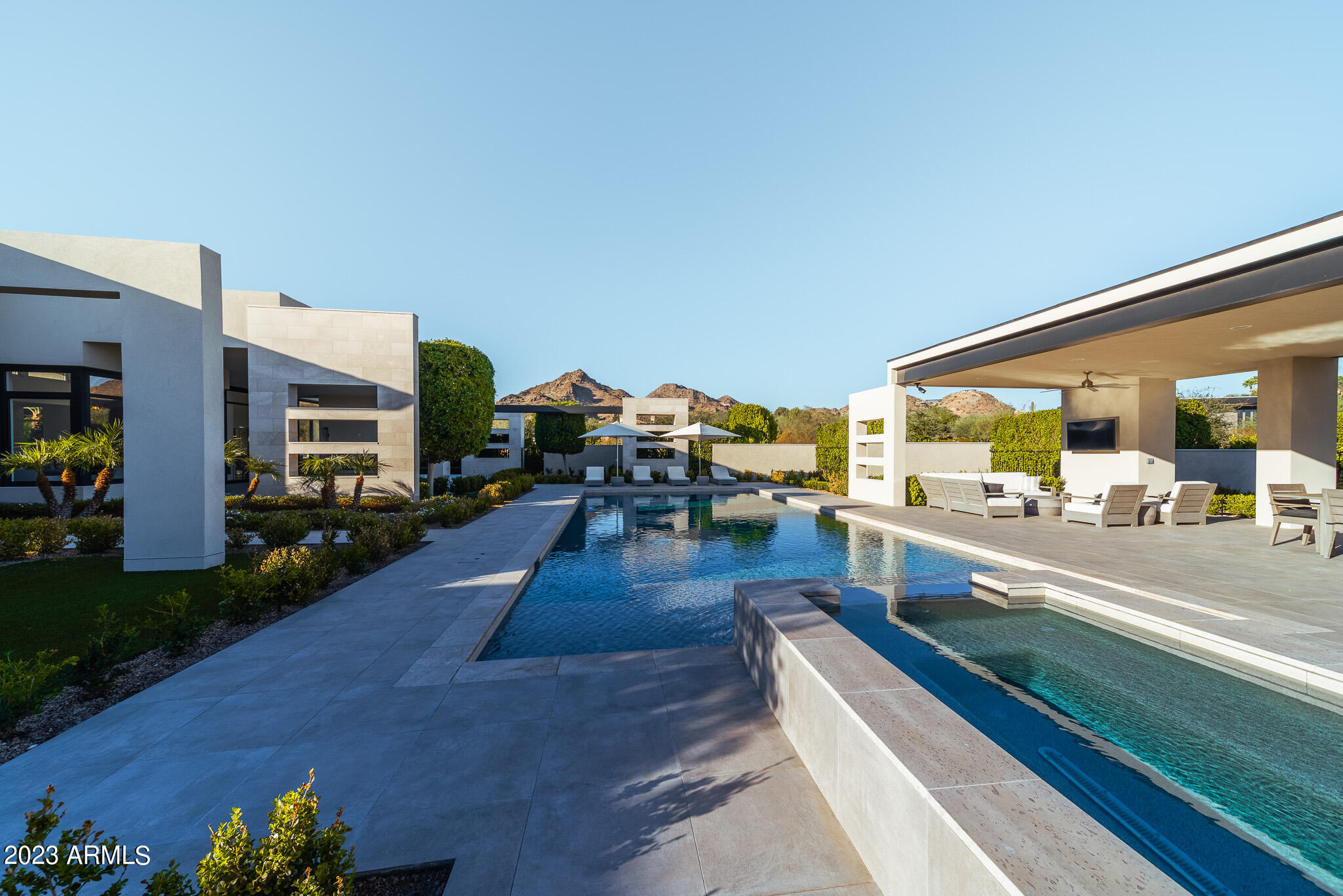 3825 E BERRIDGE Lane