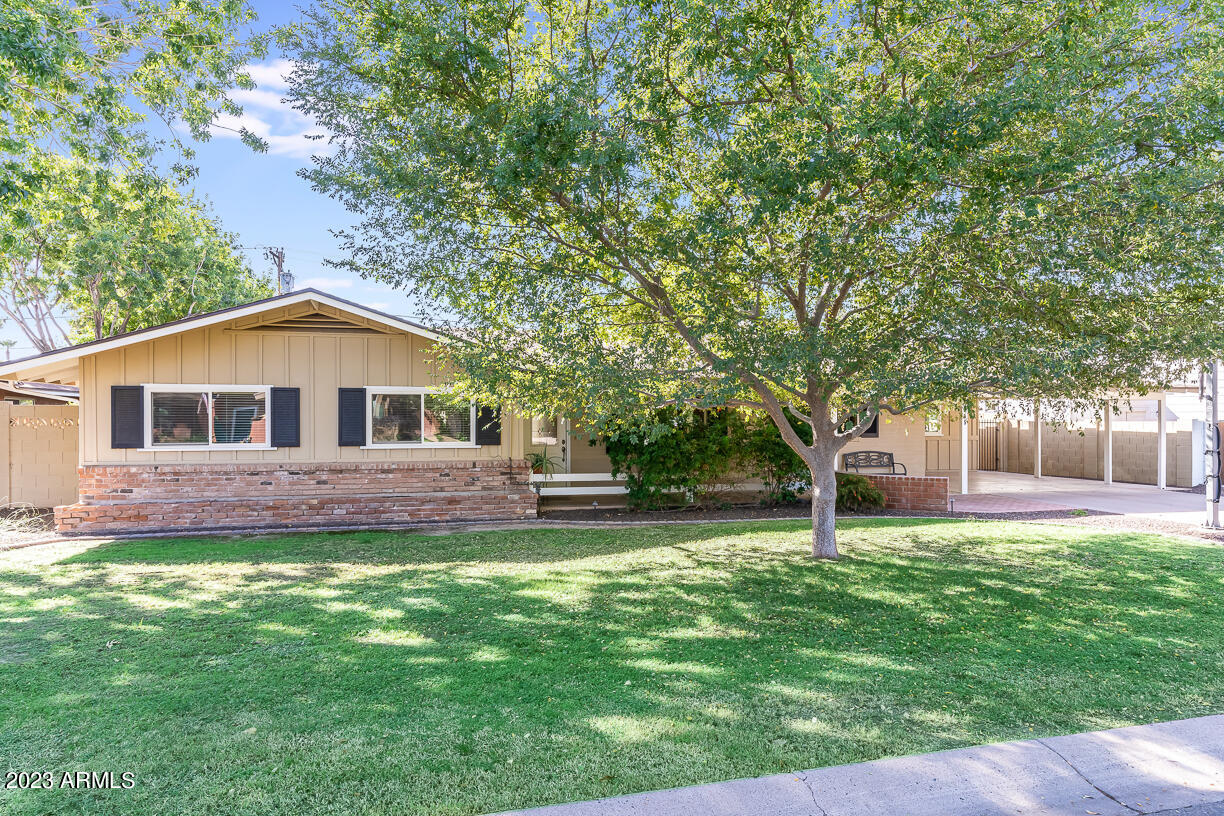 2035 E SAN JUAN Avenue