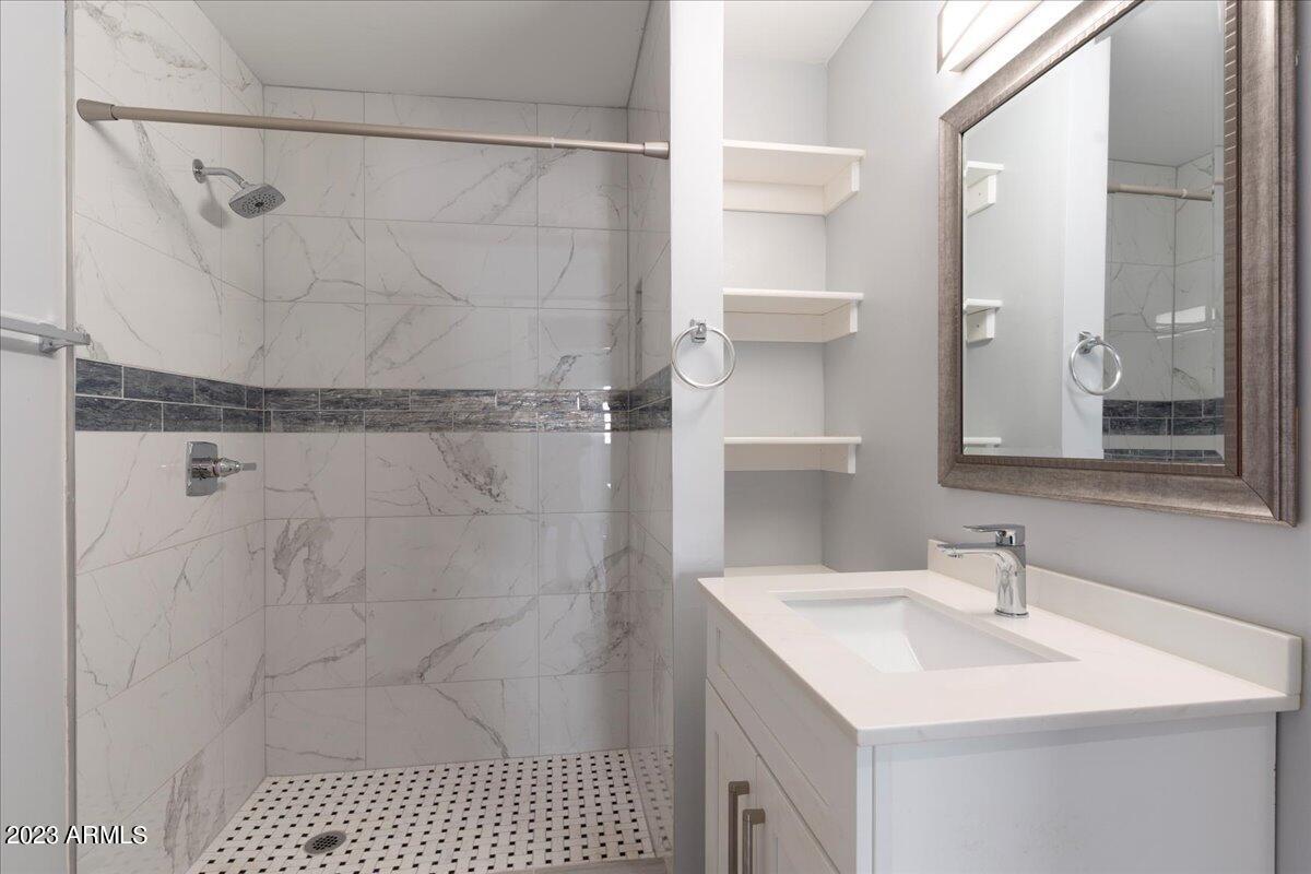 2428 N 68TH Place