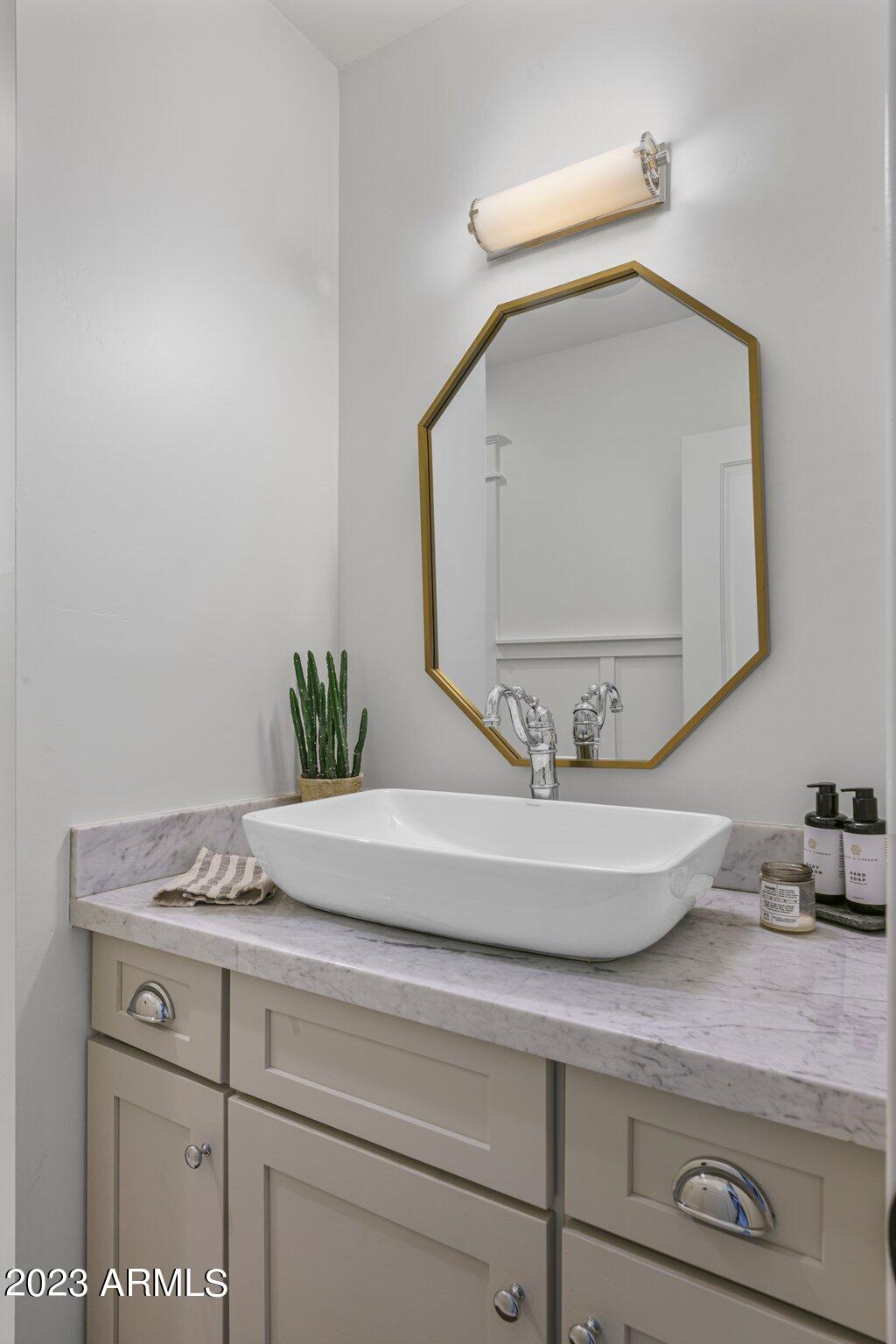4620 N AVENIDA DEL PUENTE --