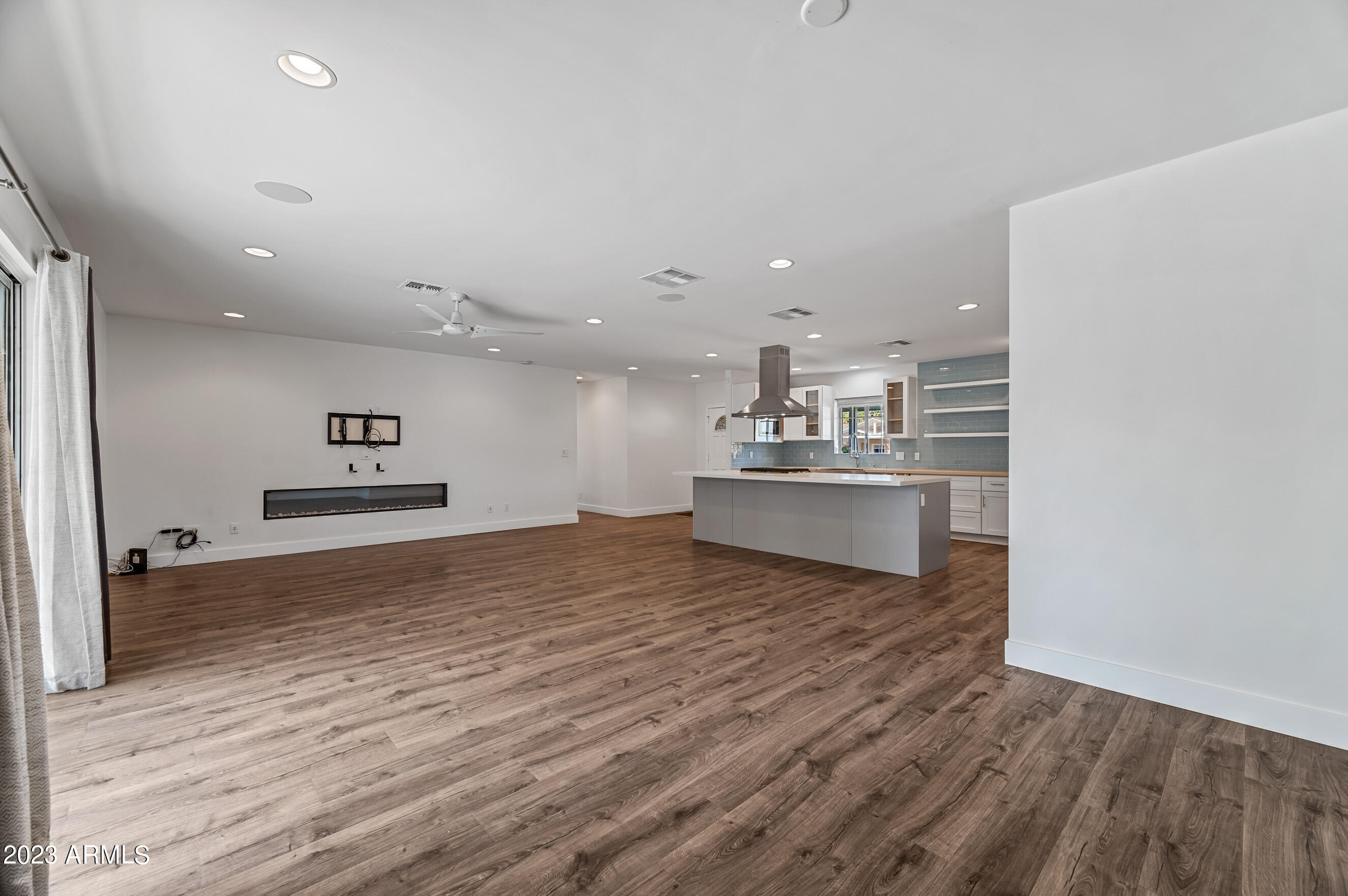 5139 E VERDE Lane