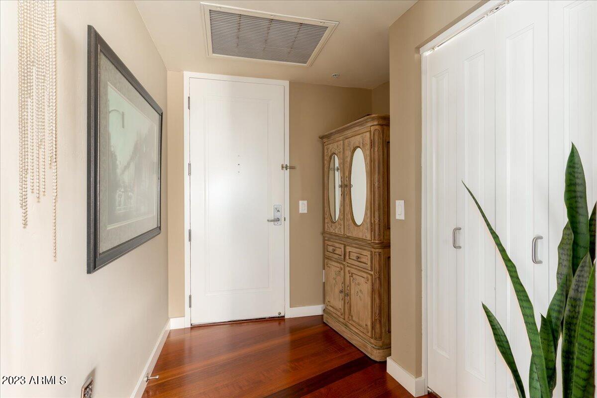 310 S 4th Street Unit: 1206