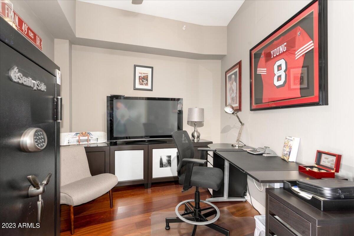 310 S 4th Street Unit: 1206