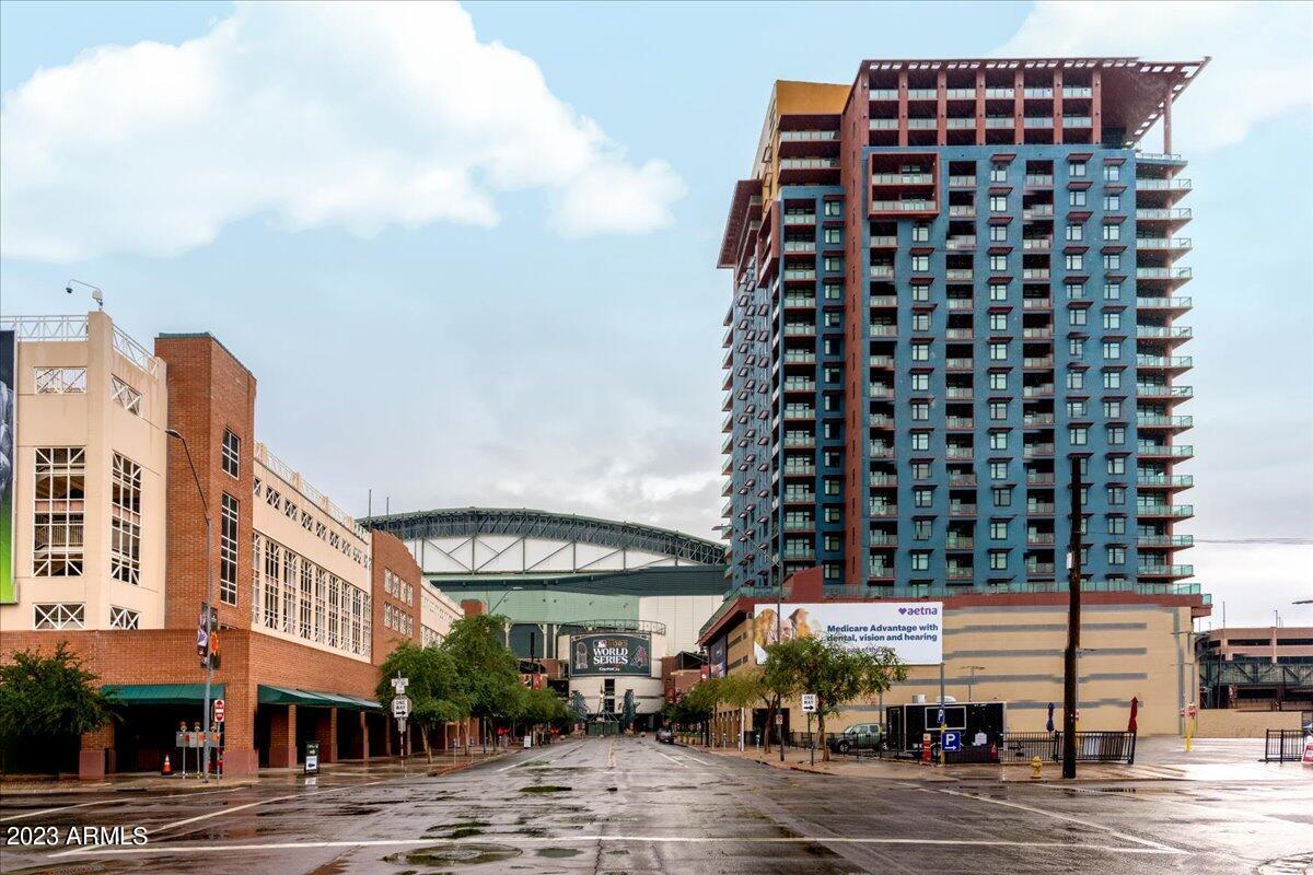 310 S 4th Street Unit: 1206