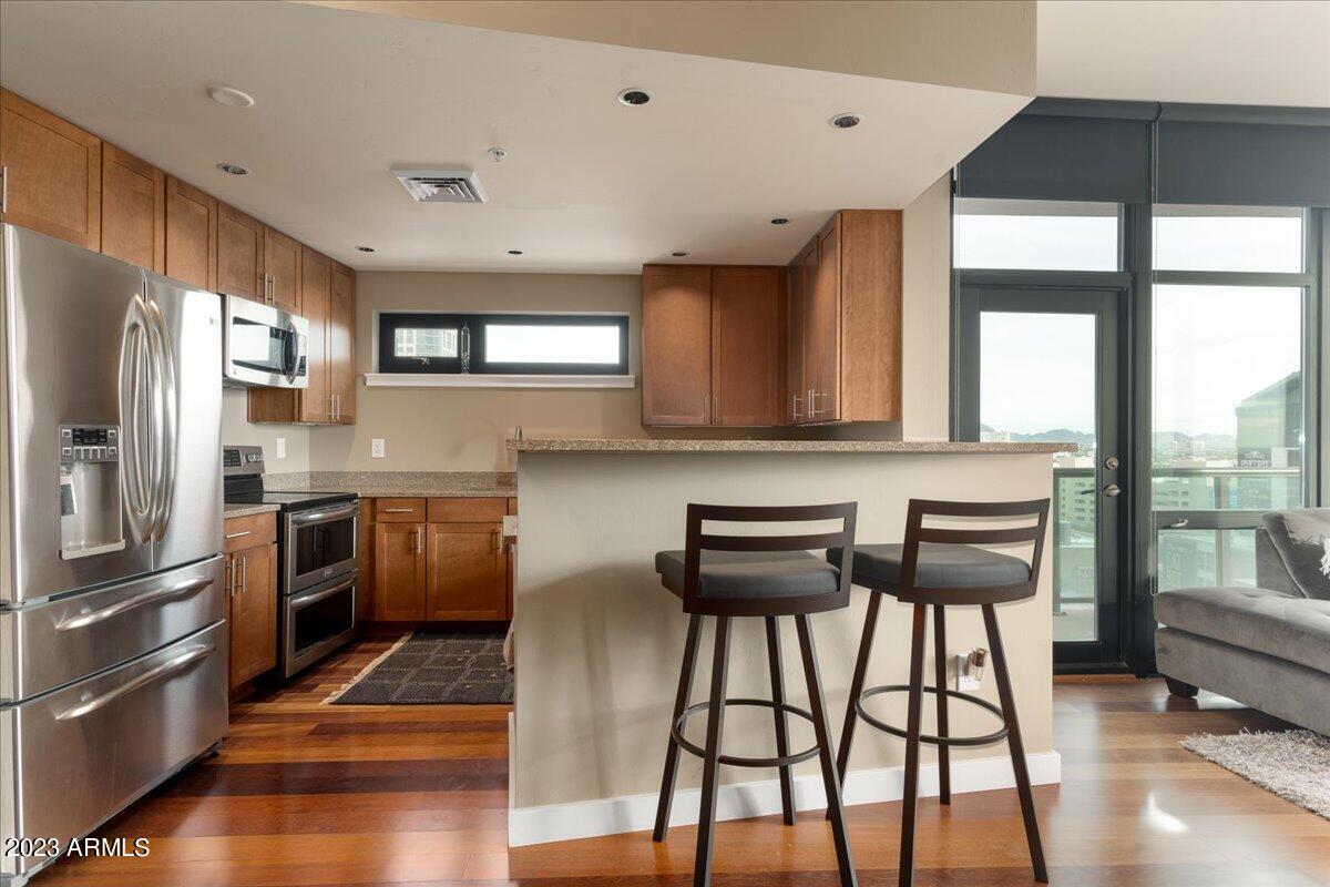 310 S 4th Street Unit: 1206