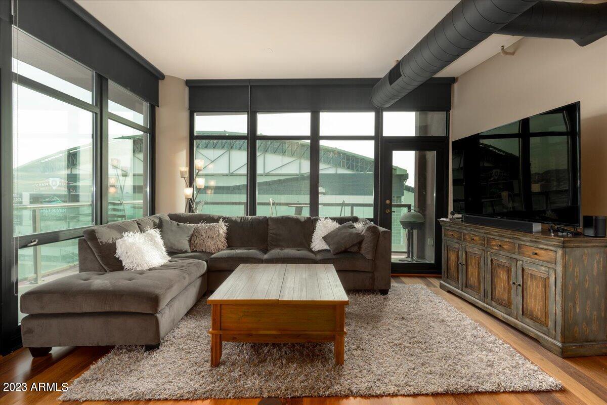 310 S 4th Street Unit: 1206