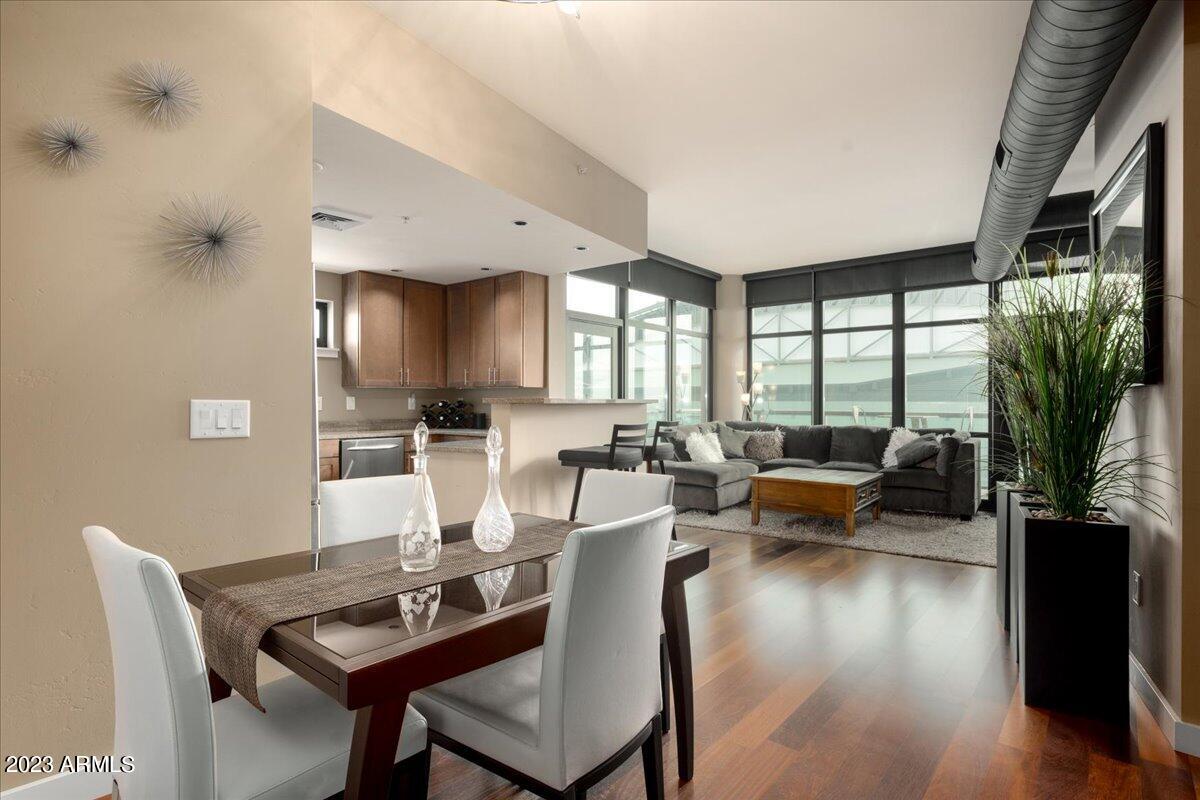 310 S 4th Street Unit: 1206