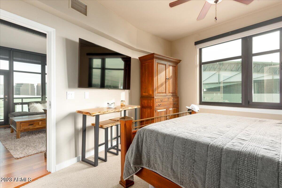 310 S 4th Street Unit: 1206