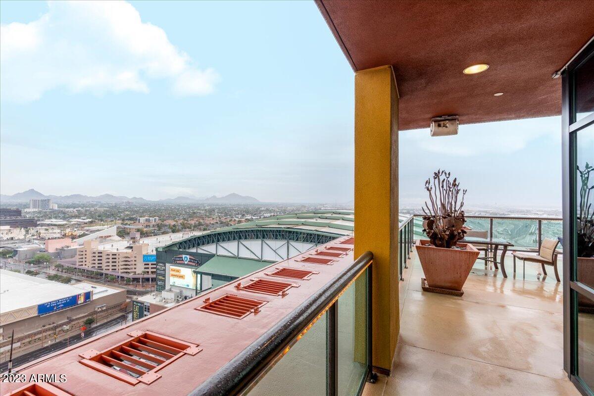 310 S 4th Street Unit: 1206