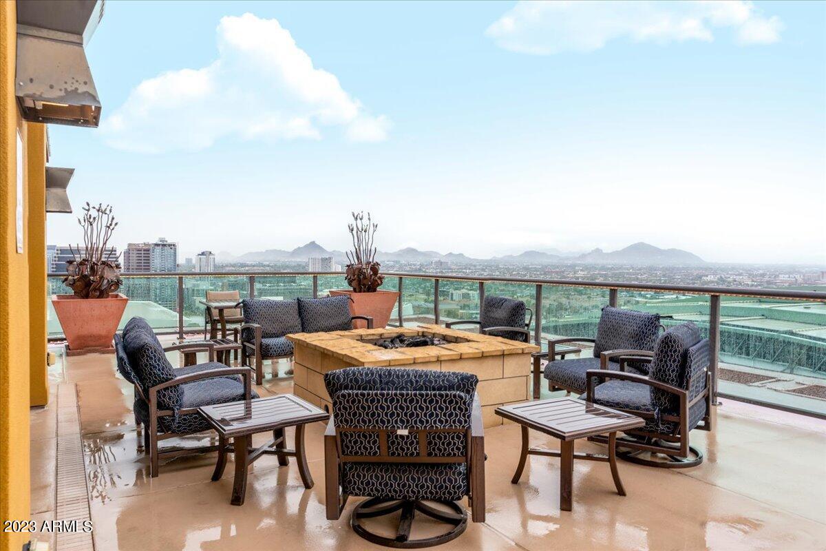 310 S 4th Street Unit: 1206
