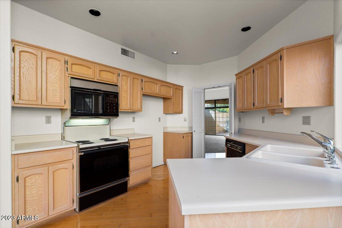 7955 E CHAPARRAL Road Unit: 44