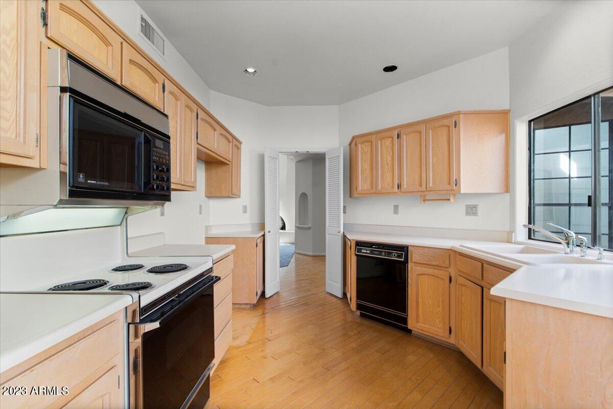 7955 E CHAPARRAL Road Unit: 44