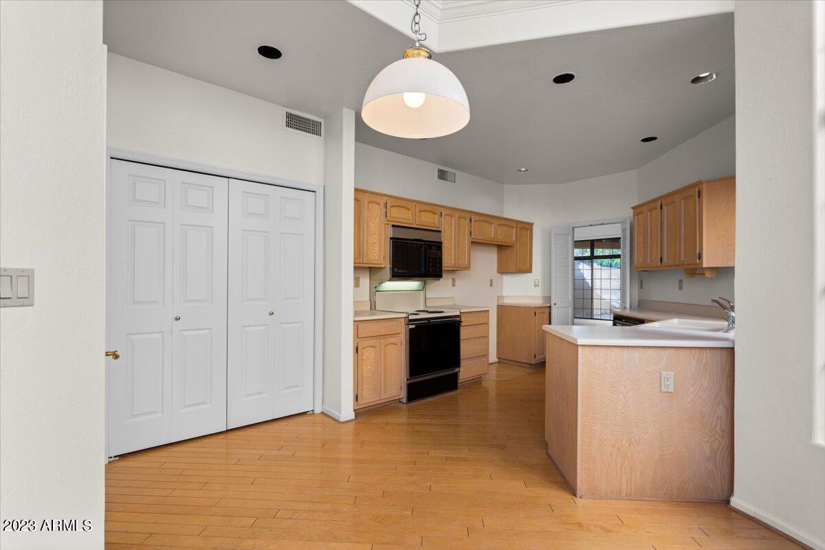7955 E CHAPARRAL Road Unit: 44