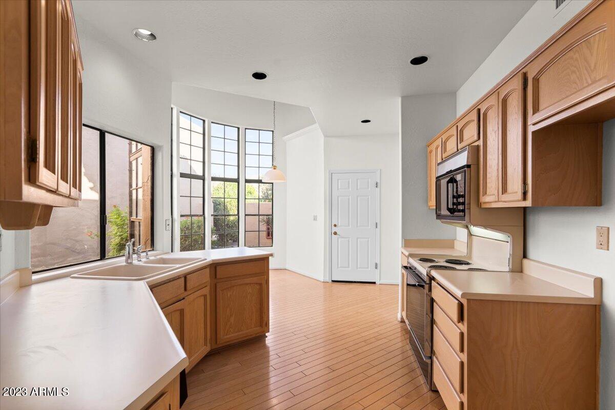 7955 E CHAPARRAL Road Unit: 44