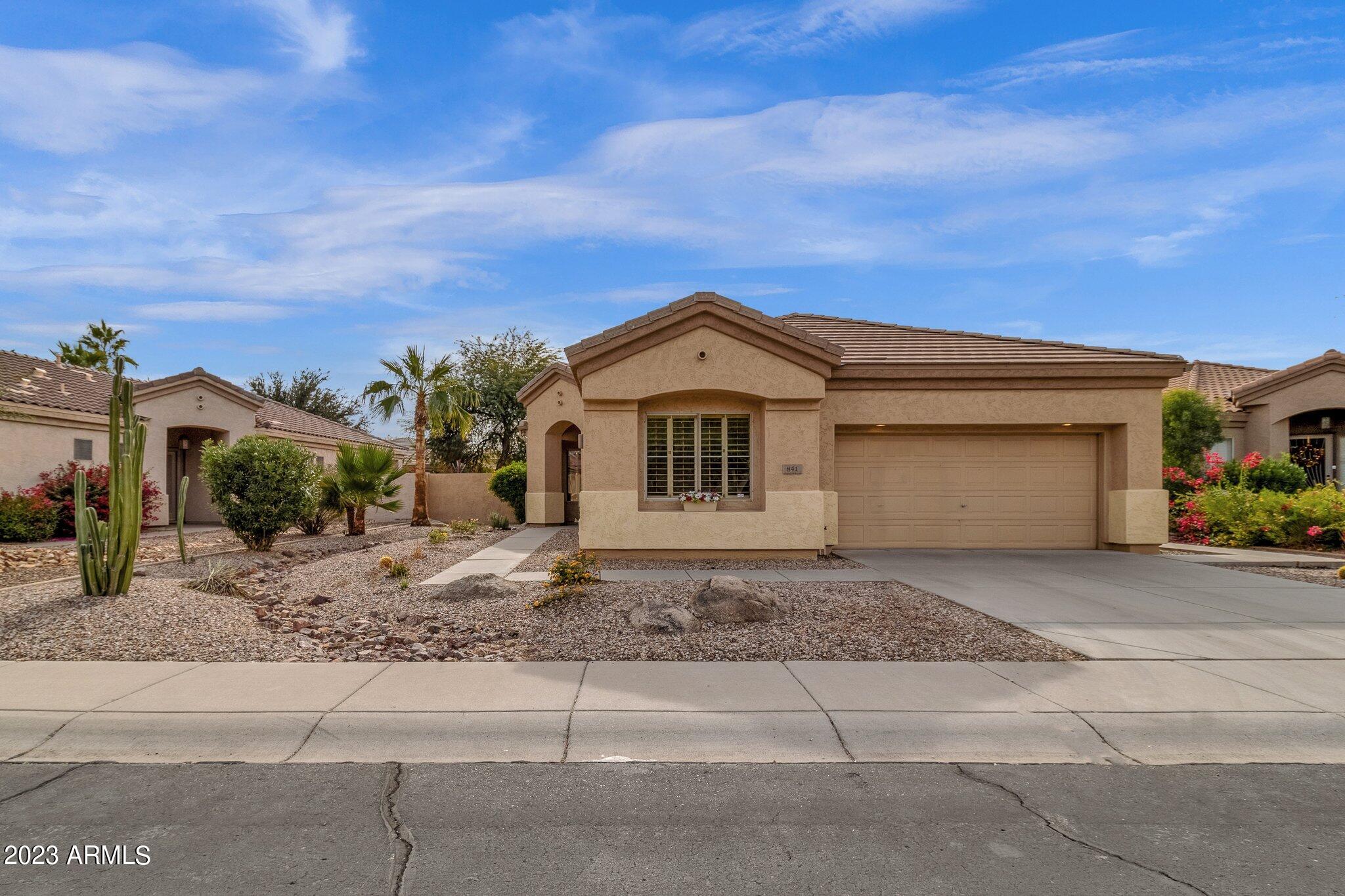 841 W ORIOLE Way