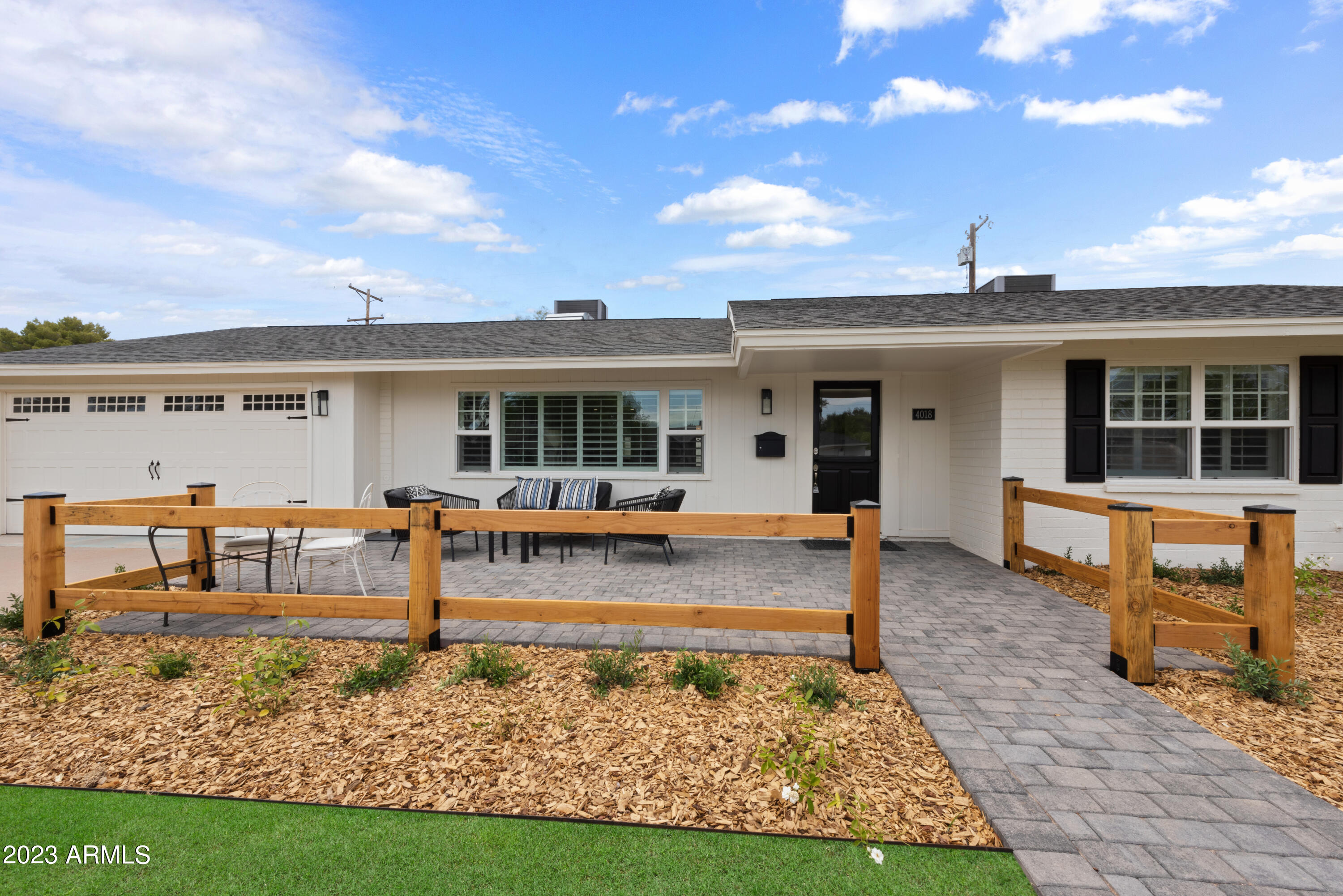 4018 E COOLIDGE Street