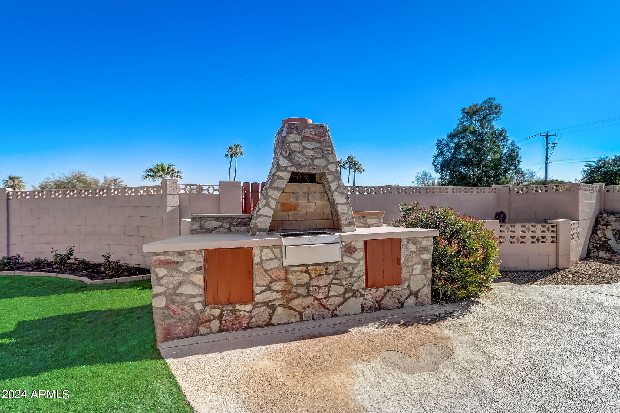 6323 E SAGE Drive