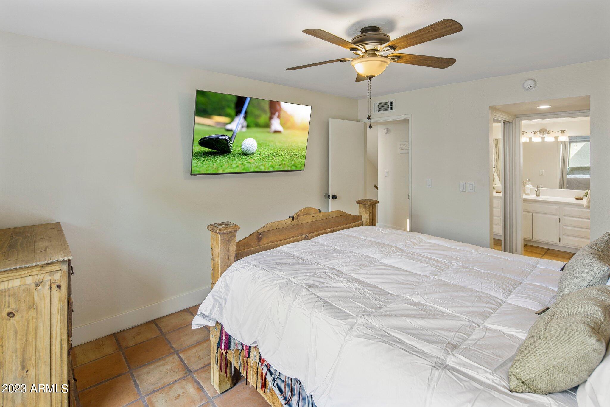 1203 E NORTHSHORE Drive Unit: 131