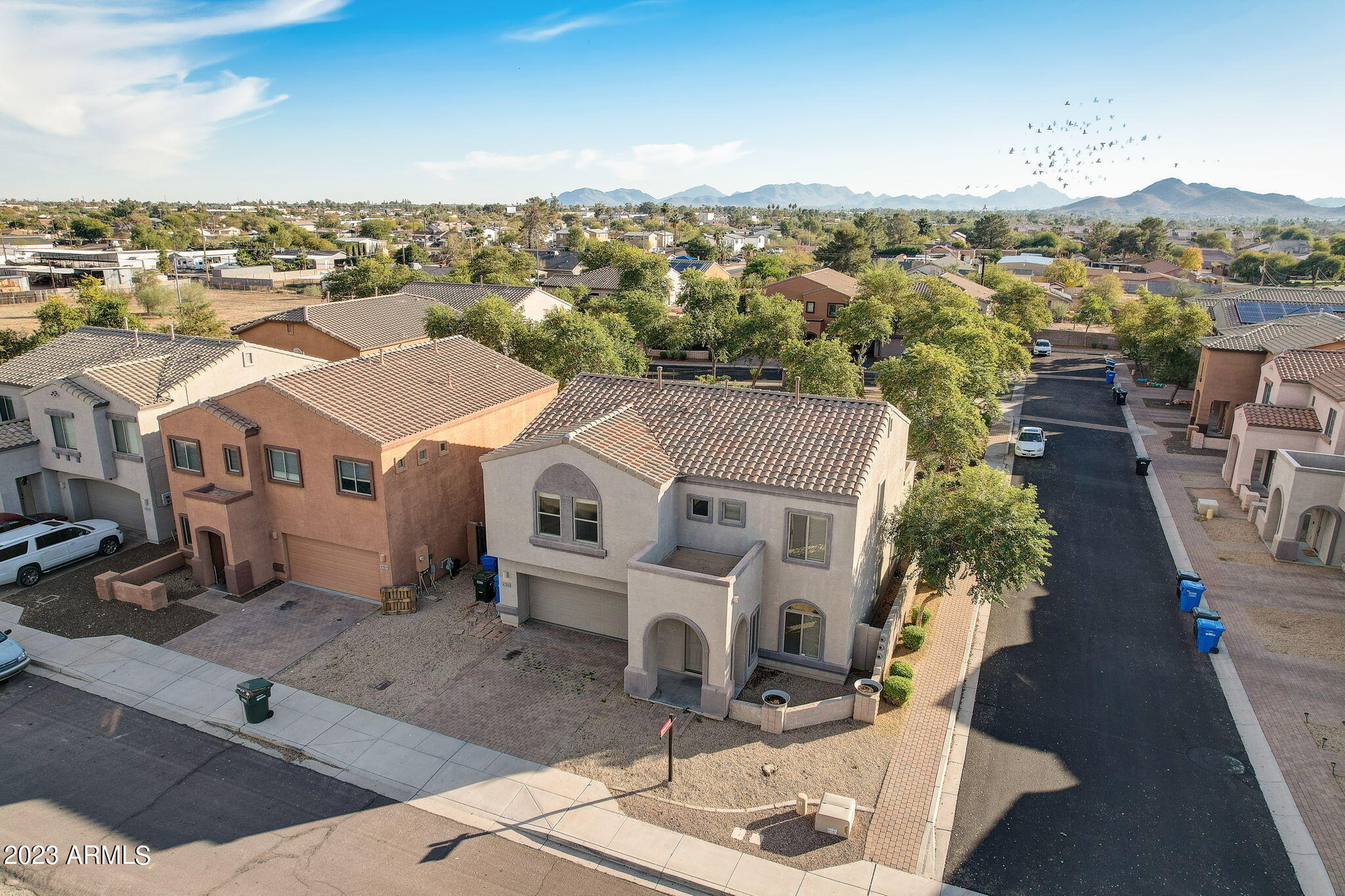 2725 E SAINT JOHN Road