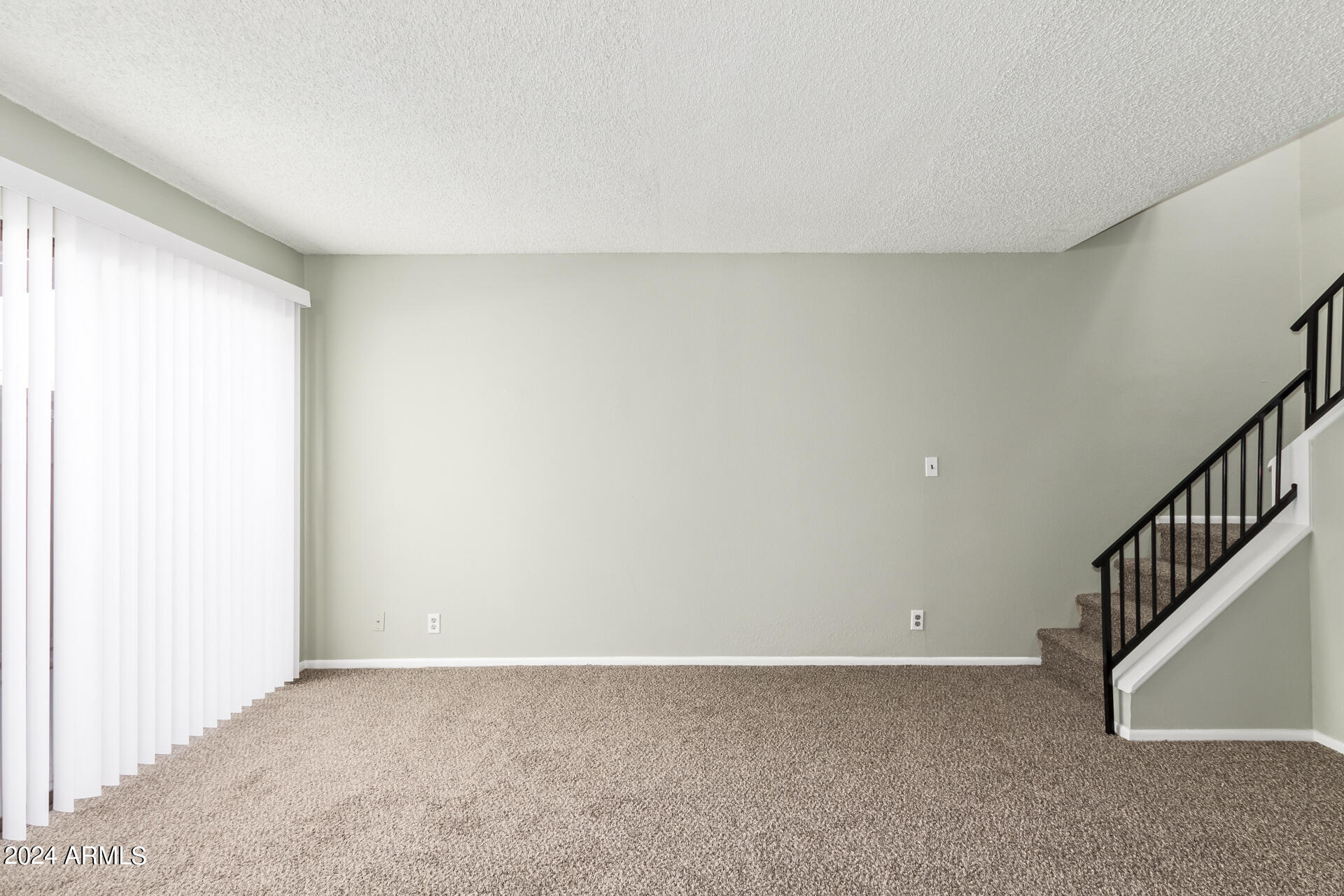 286 W PALOMINO Drive Unit: 19