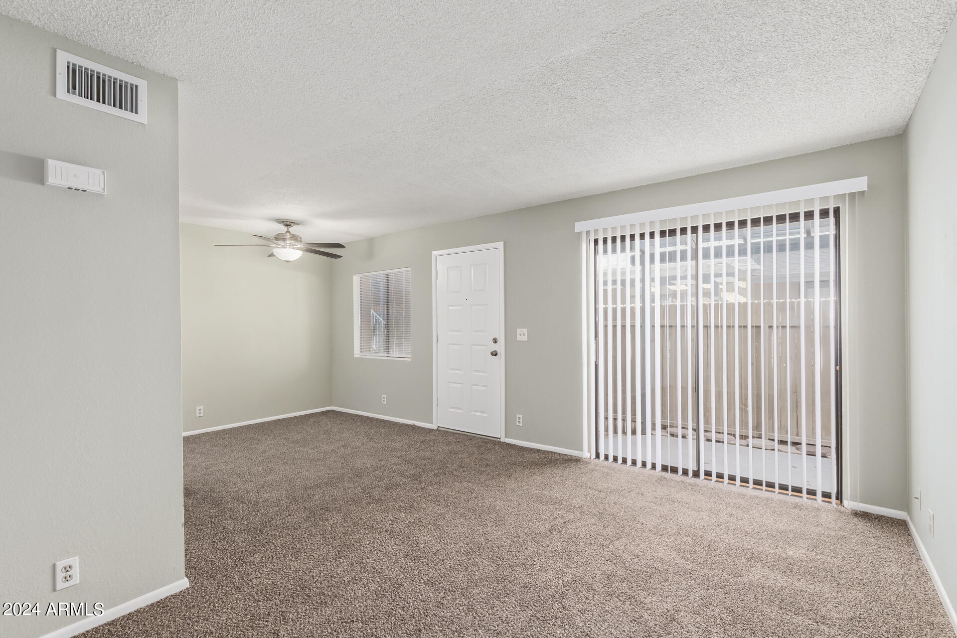 286 W PALOMINO Drive Unit: 19