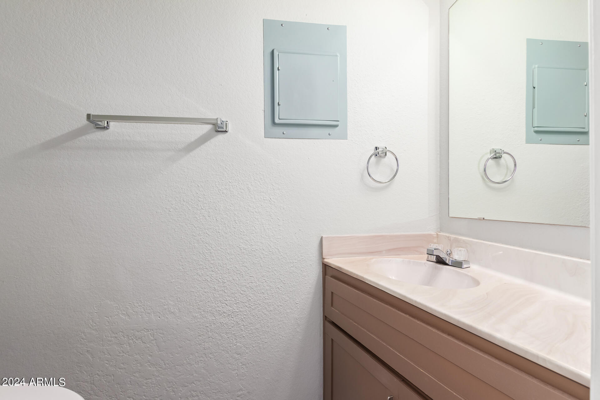 286 W PALOMINO Drive Unit: 19