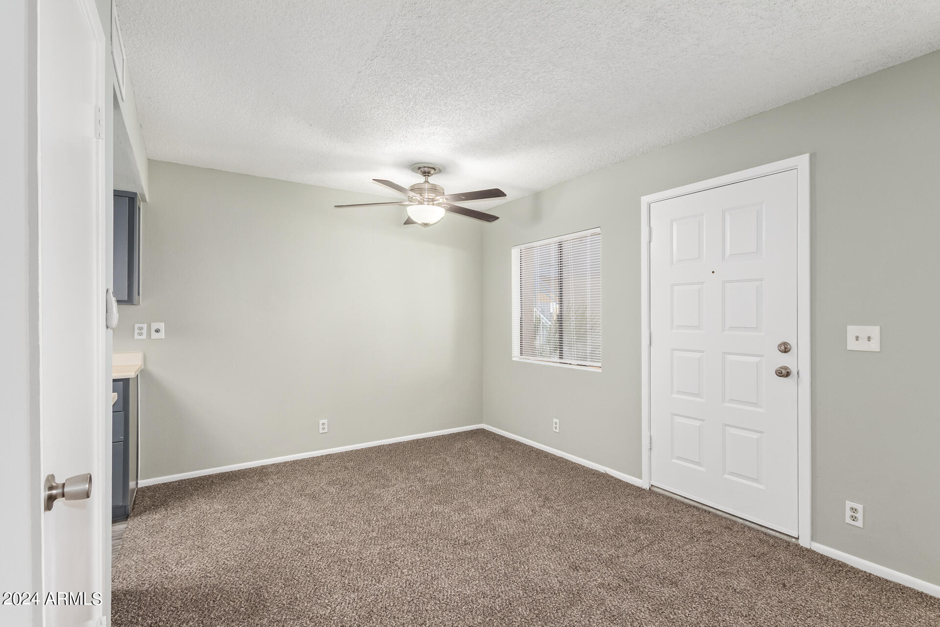 286 W PALOMINO Drive Unit: 19