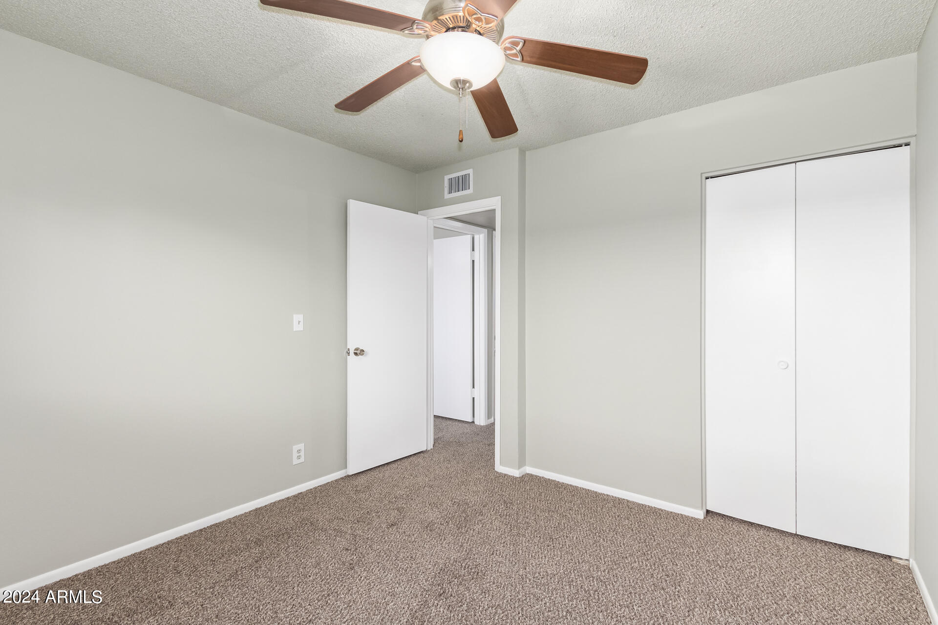 286 W PALOMINO Drive Unit: 19