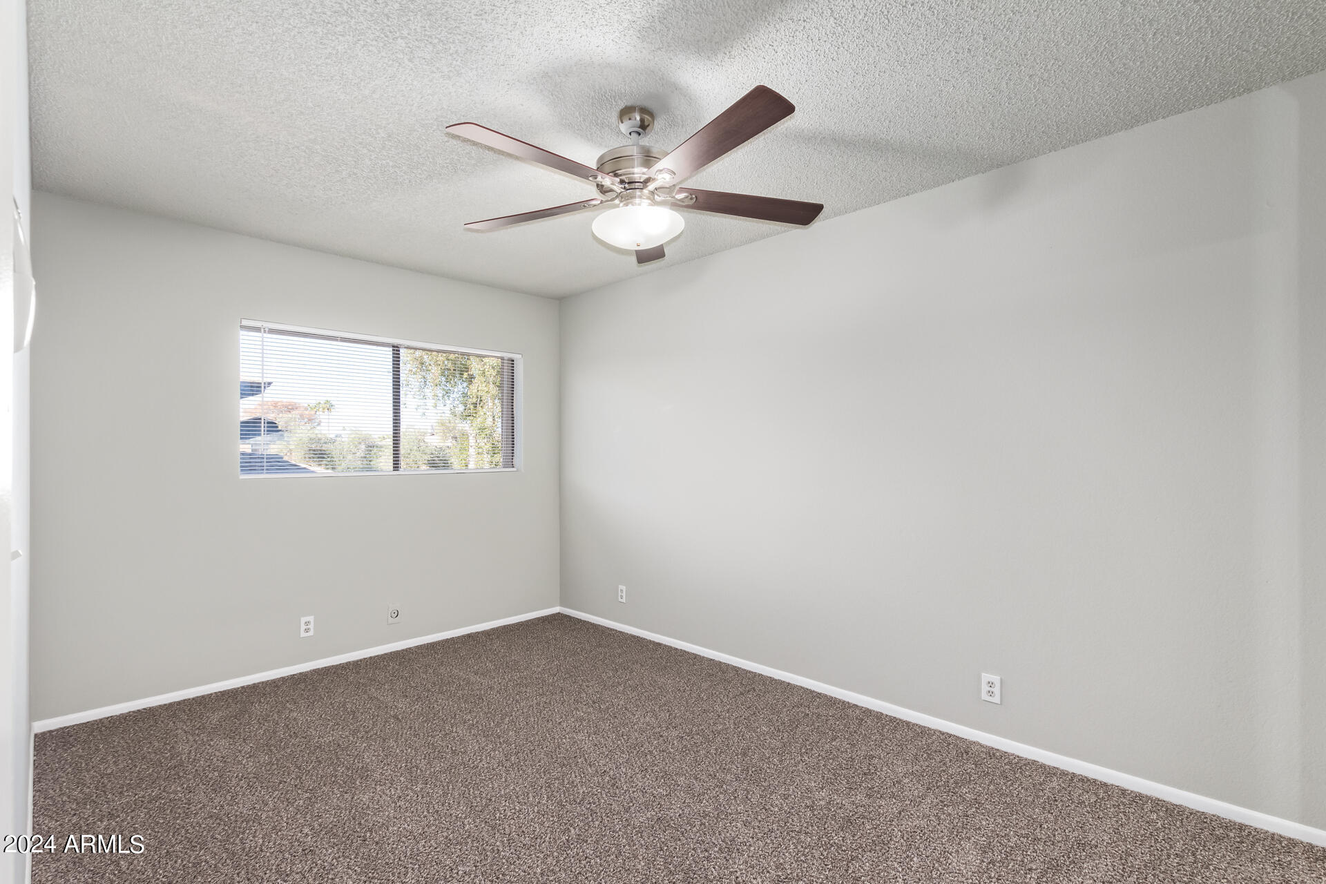 286 W PALOMINO Drive Unit: 19