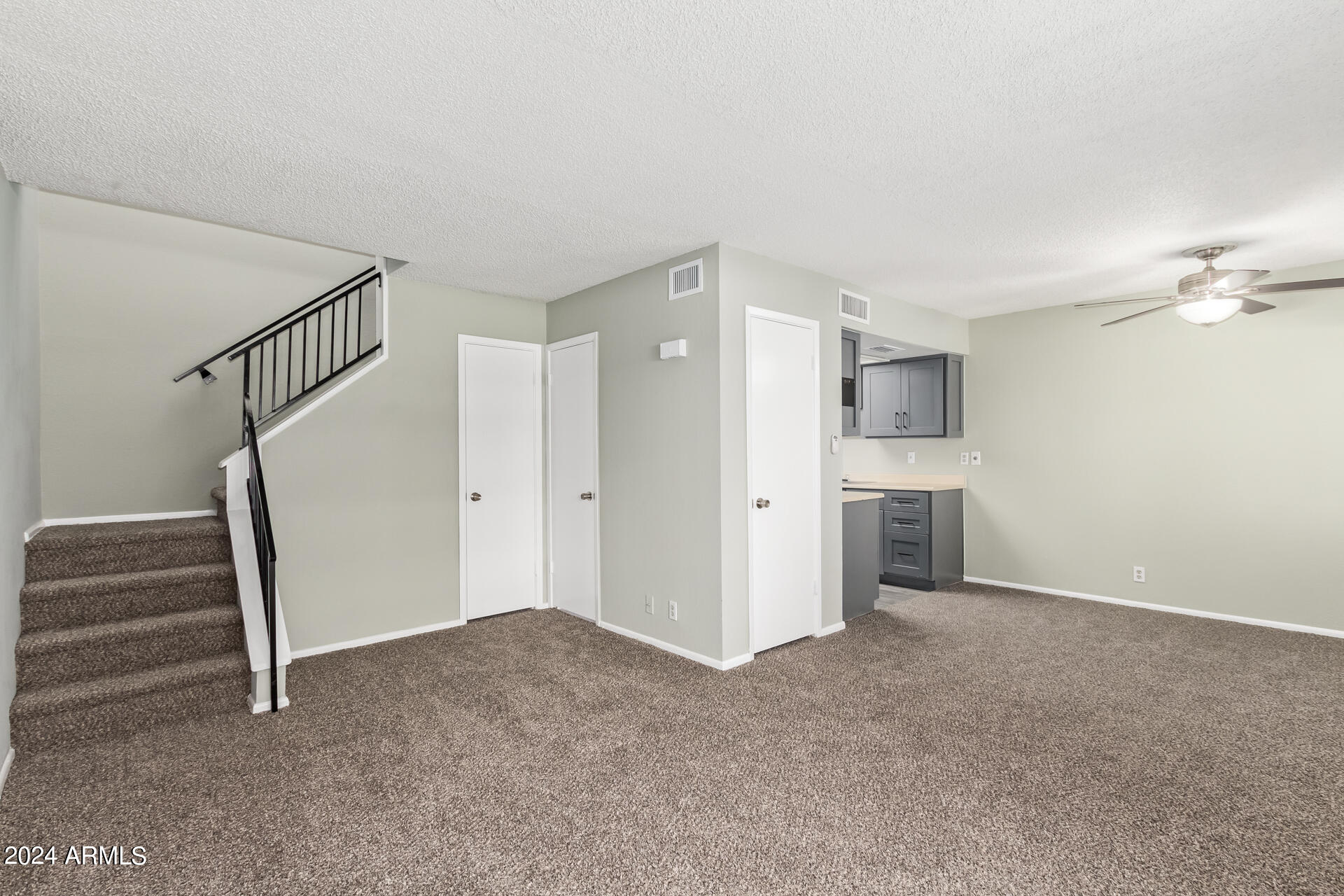 286 W PALOMINO Drive Unit: 19