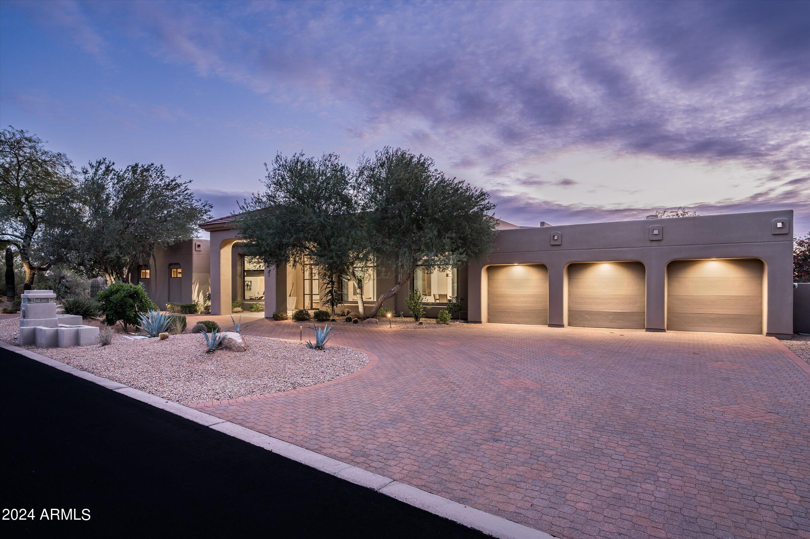 11639 E PARADISE Drive