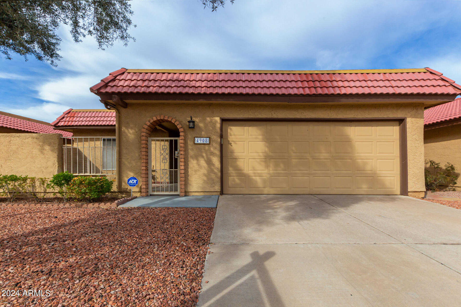 4908 E YUMA Street