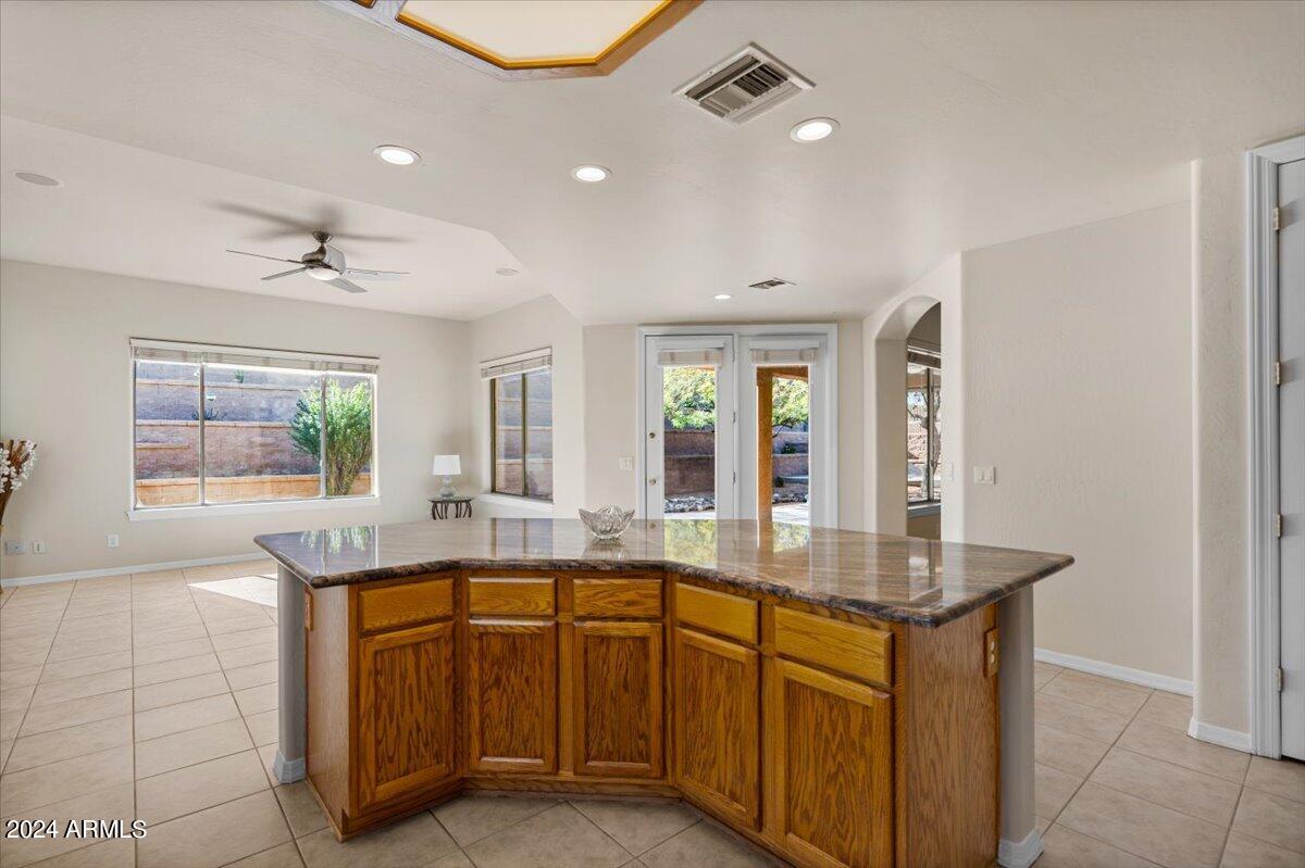 2603 E ACOMA Drive