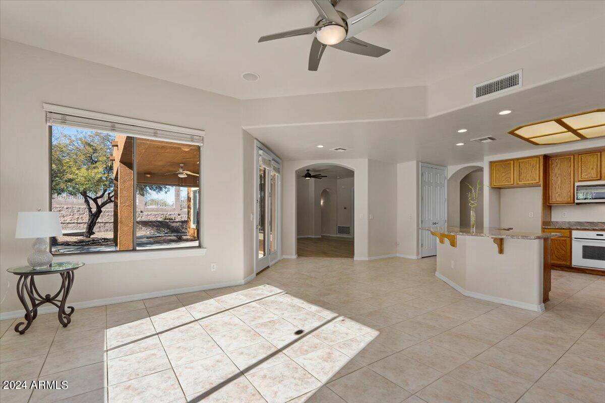 2603 E ACOMA Drive