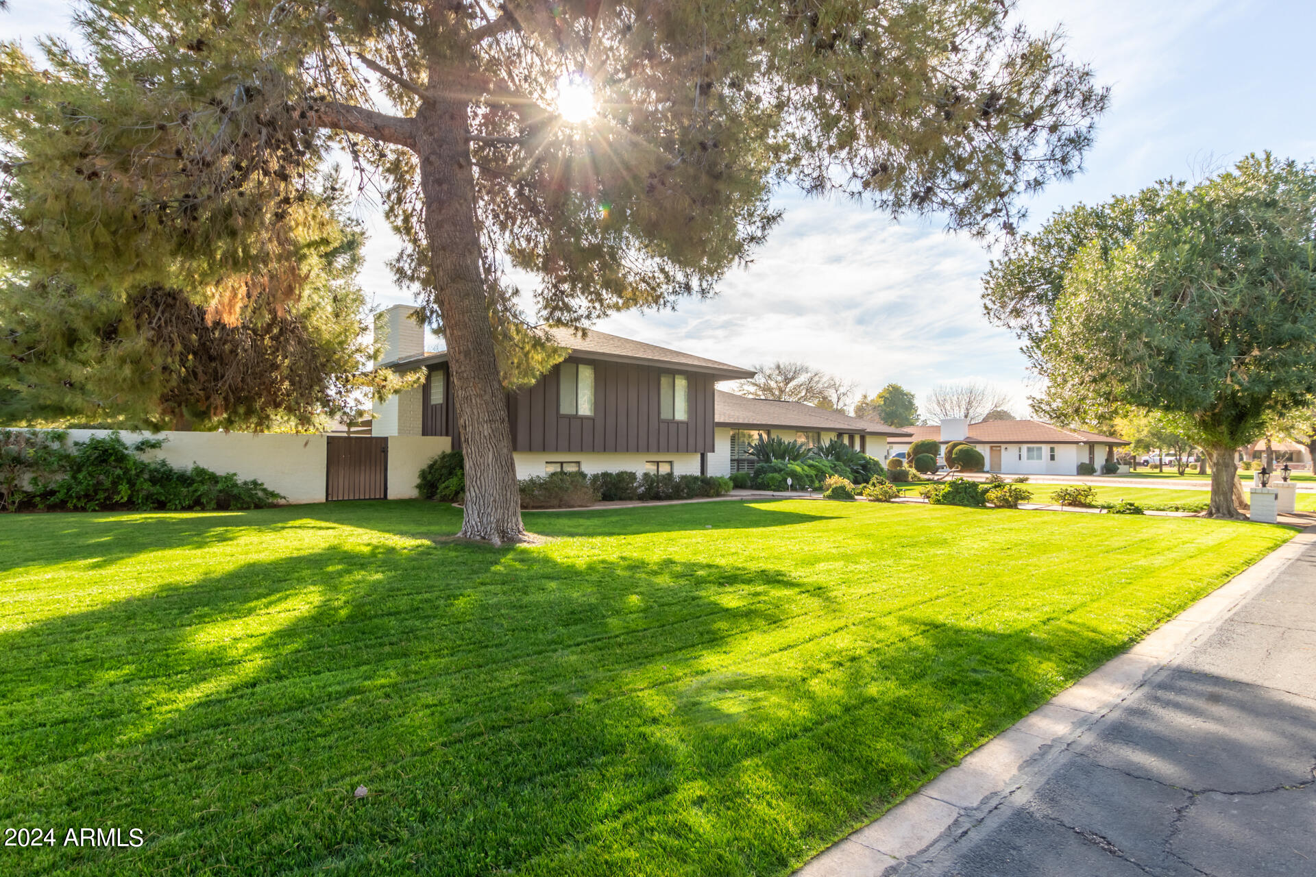 721 E BARBARITA Avenue