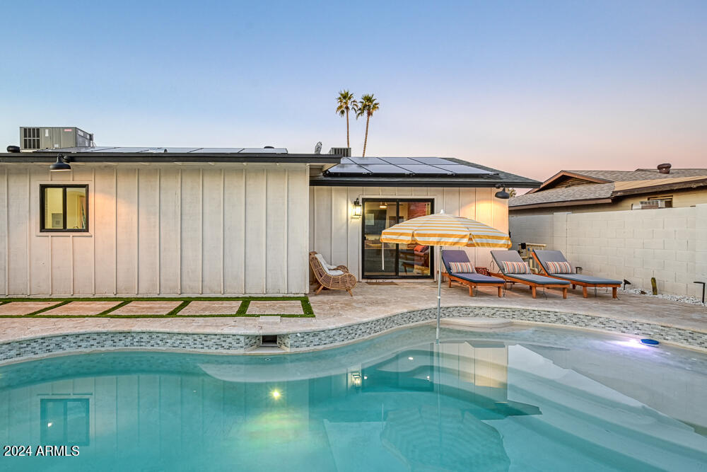 8219 E MITCHELL Drive